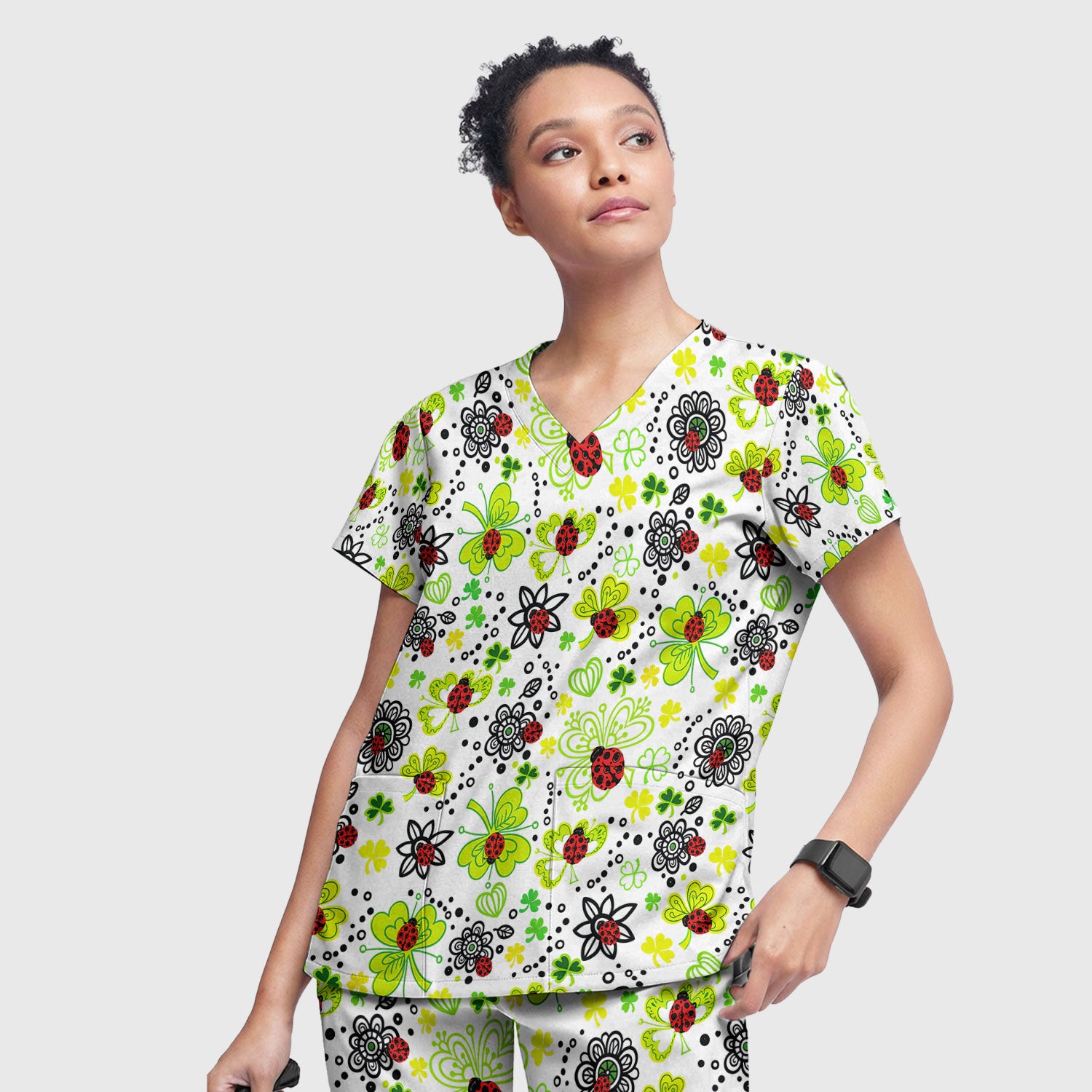 Ladybug Clover Floral Pattern Print Scrub Sets, Scrub Pants and V Neck Top