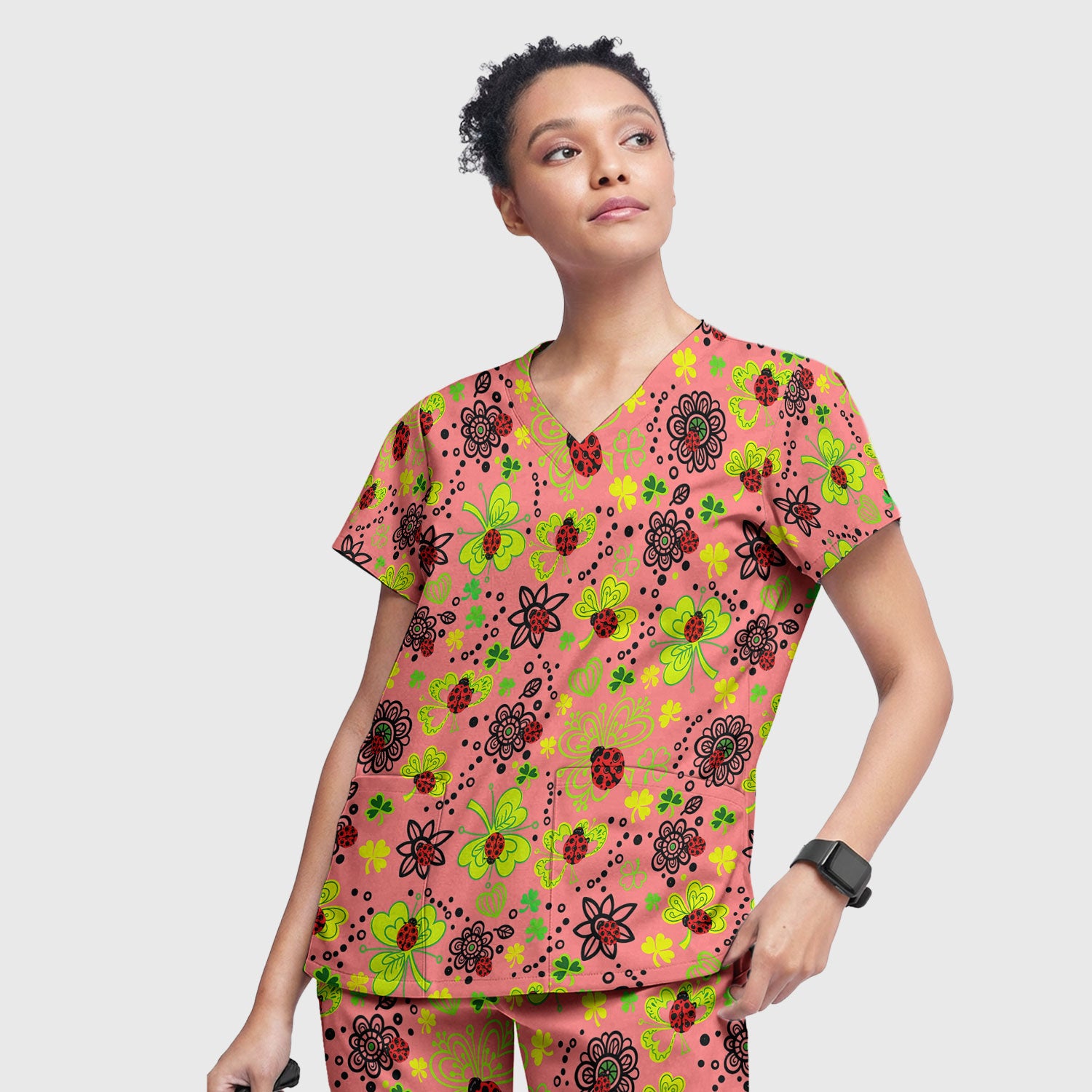 Ladybug Clover Floral Pattern Print Scrub Sets, Scrub Pants and V Neck Top