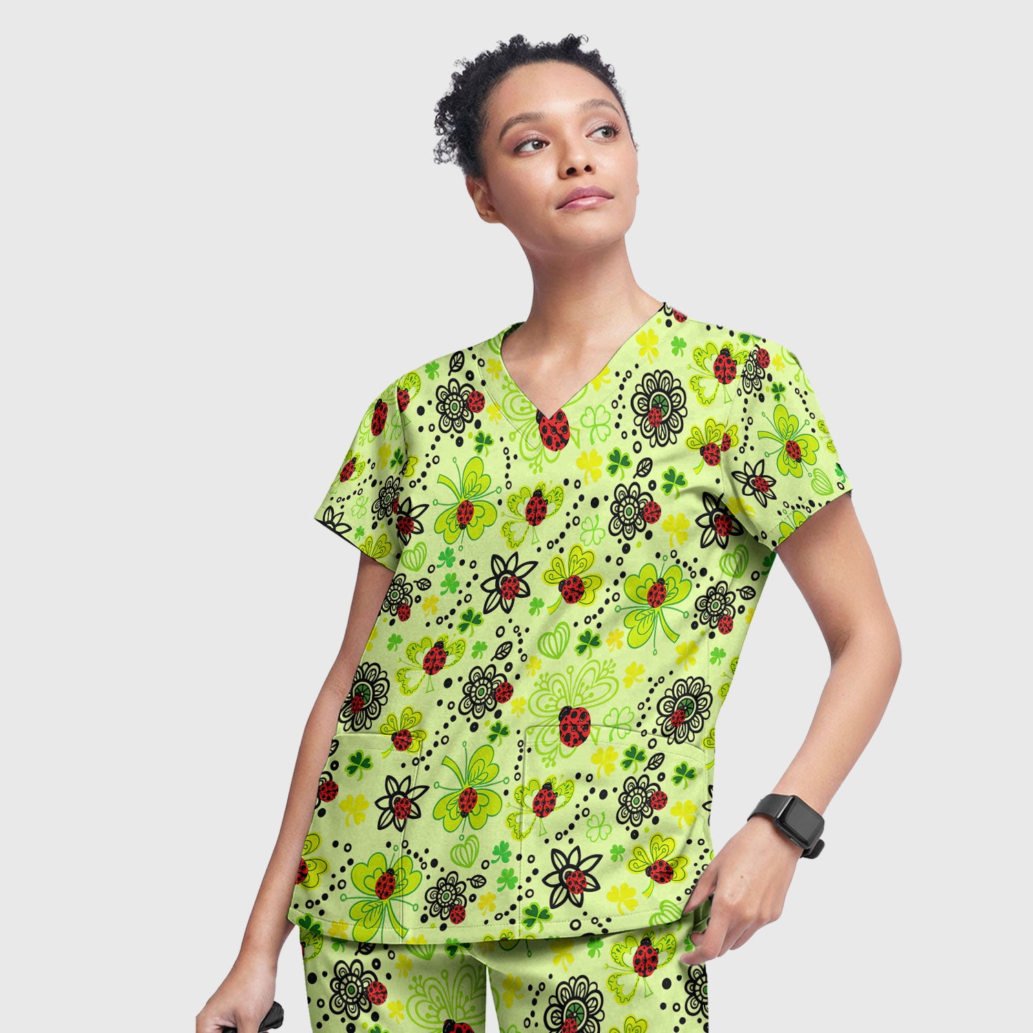 Ladybug Clover Floral Pattern Print Scrub Sets, Scrub Pants and V Neck Top