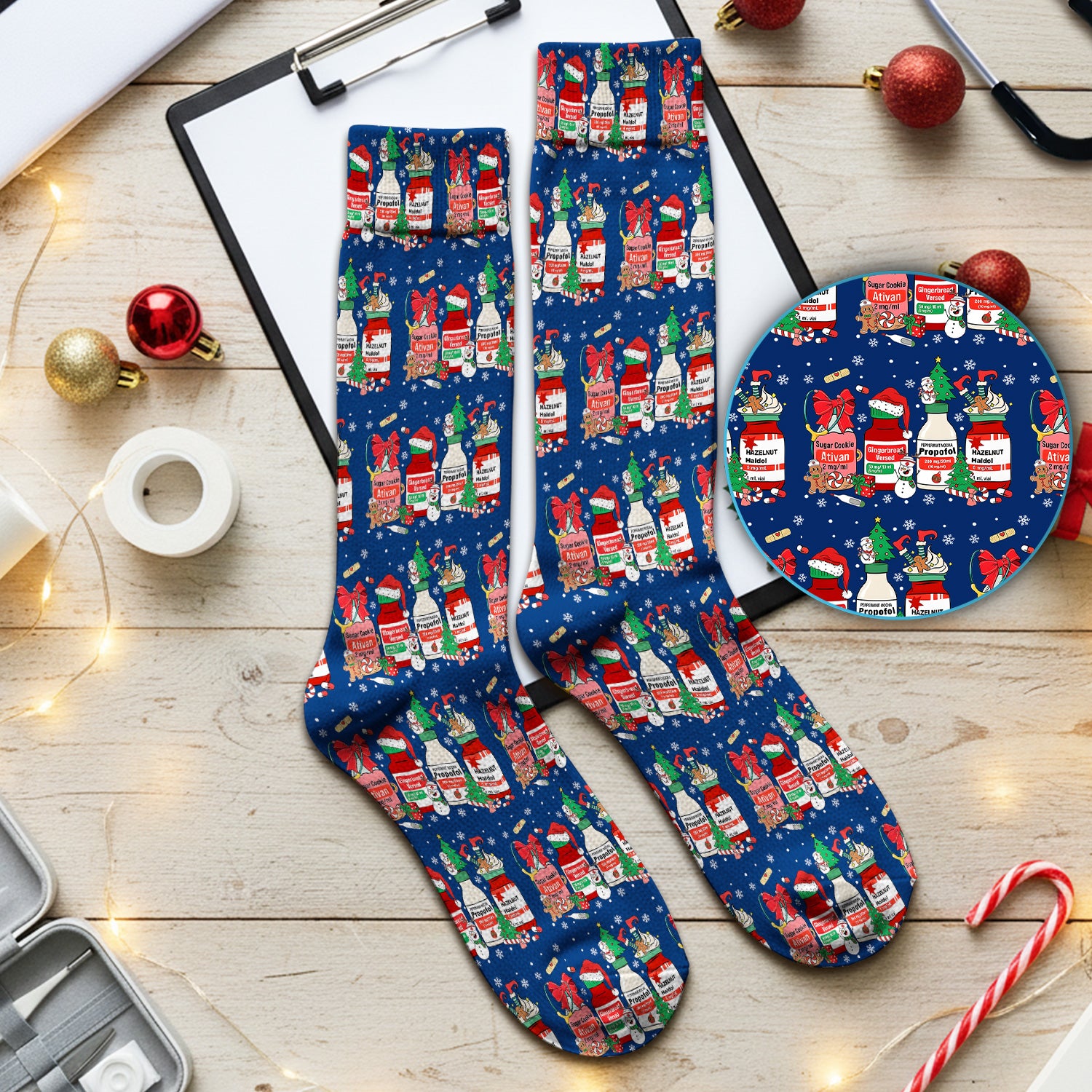 Funny Christmas Medication Scrub Socks – Festive Holiday Pharma Bottles Pattern – Playful Medical Uniform for Nurses, Pharmacists & Healthcare Workers