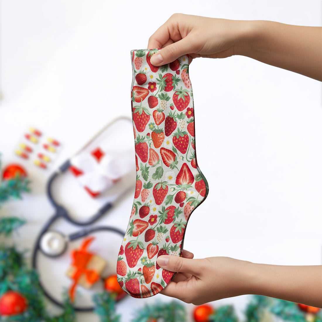 Fresh Strawberry Pattern Leaves Socks, Adult Socks for Men and Women