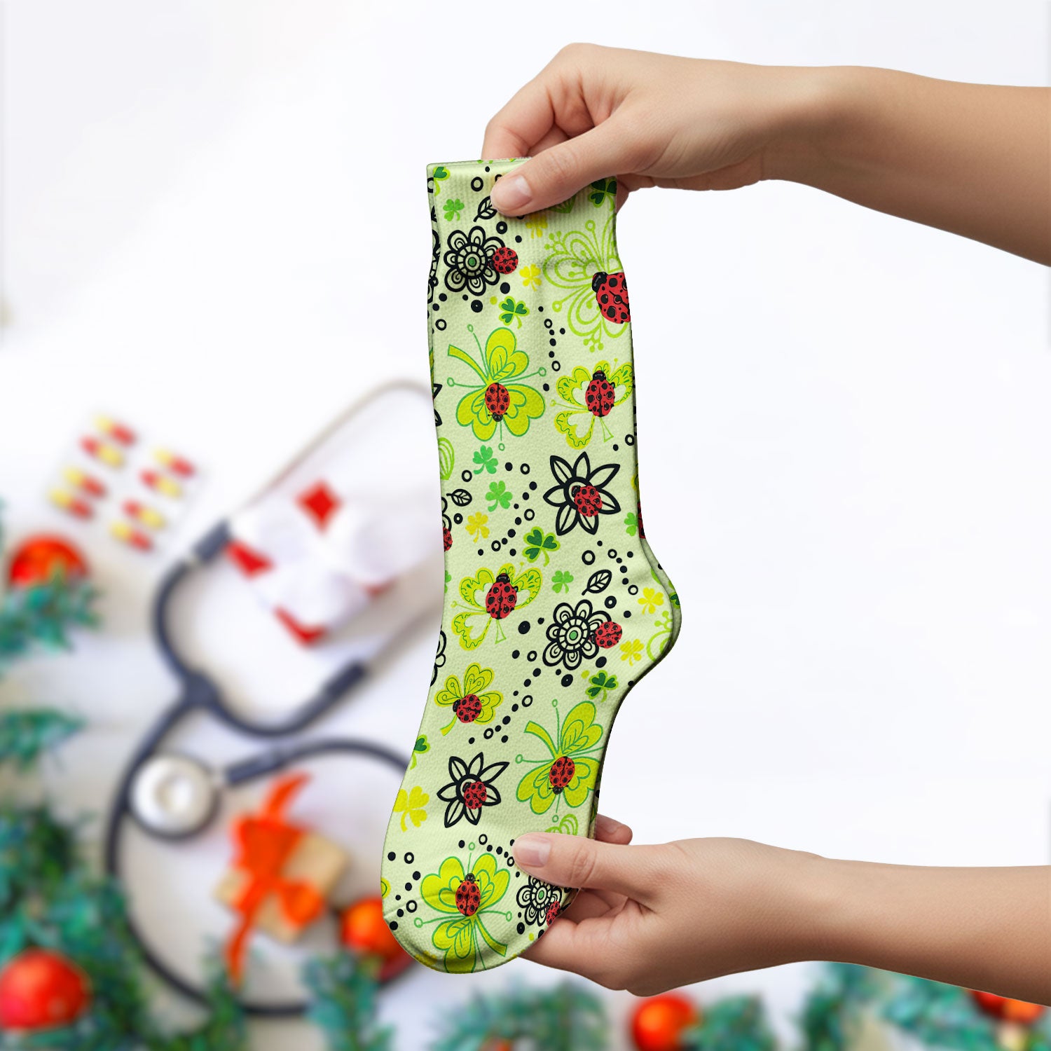 Ladybug Clover Floral Pattern Print Socks, Breathable Fabrics Medical Uniform