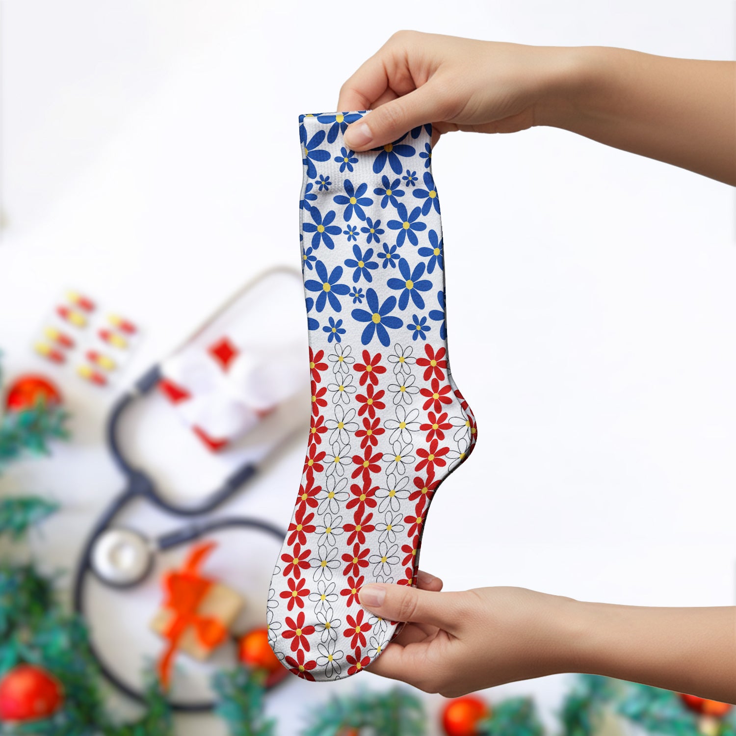 Retro Red Blue Daisy Stripe Pattern Socks, Breathable Fabrics Medical Uniform