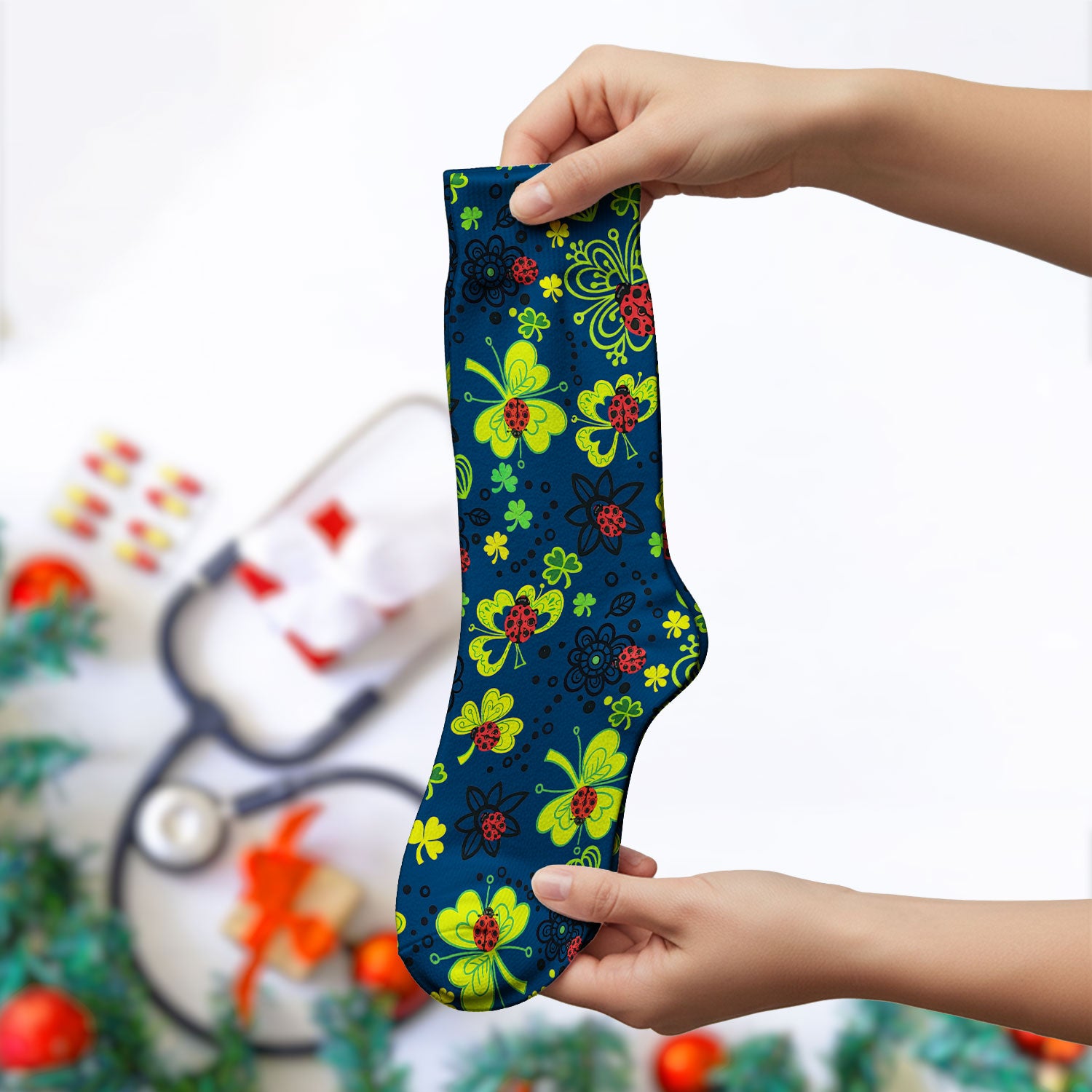 Ladybug Clover Floral Pattern Print Socks, Breathable Fabrics Medical Uniform