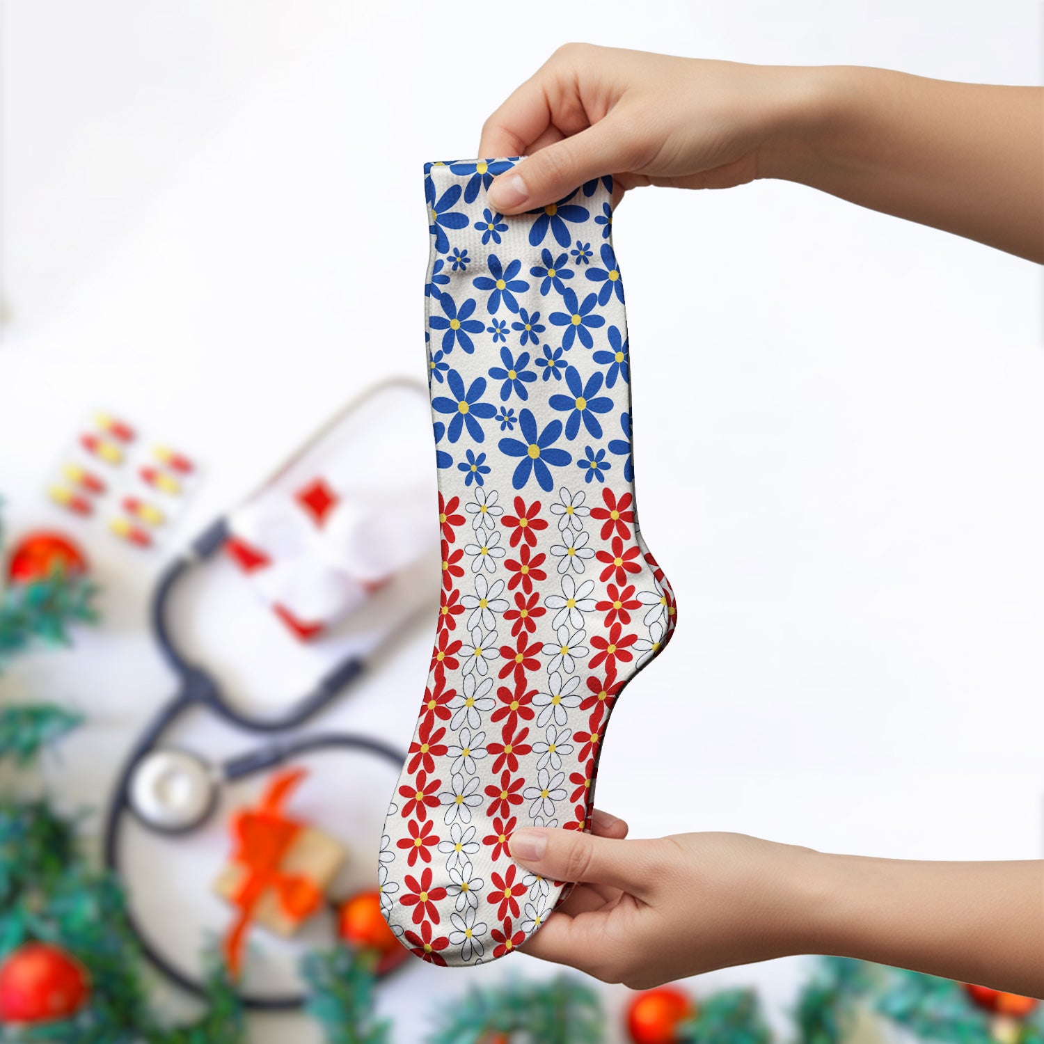 Retro Red Blue Daisy Stripe Pattern Socks, Breathable Fabrics Medical Uniform