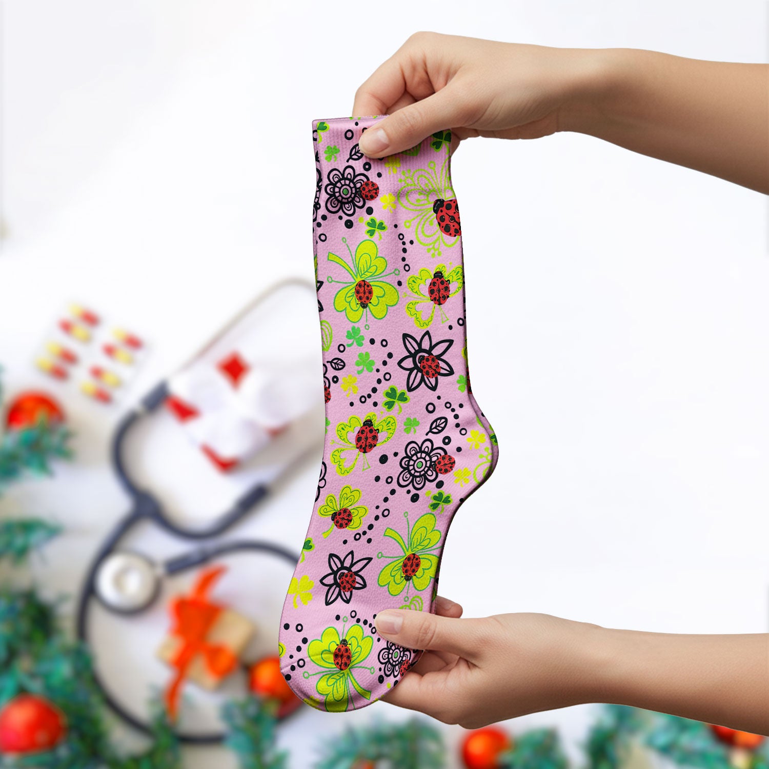 Ladybug Clover Floral Pattern Print Socks, Breathable Fabrics Medical Uniform