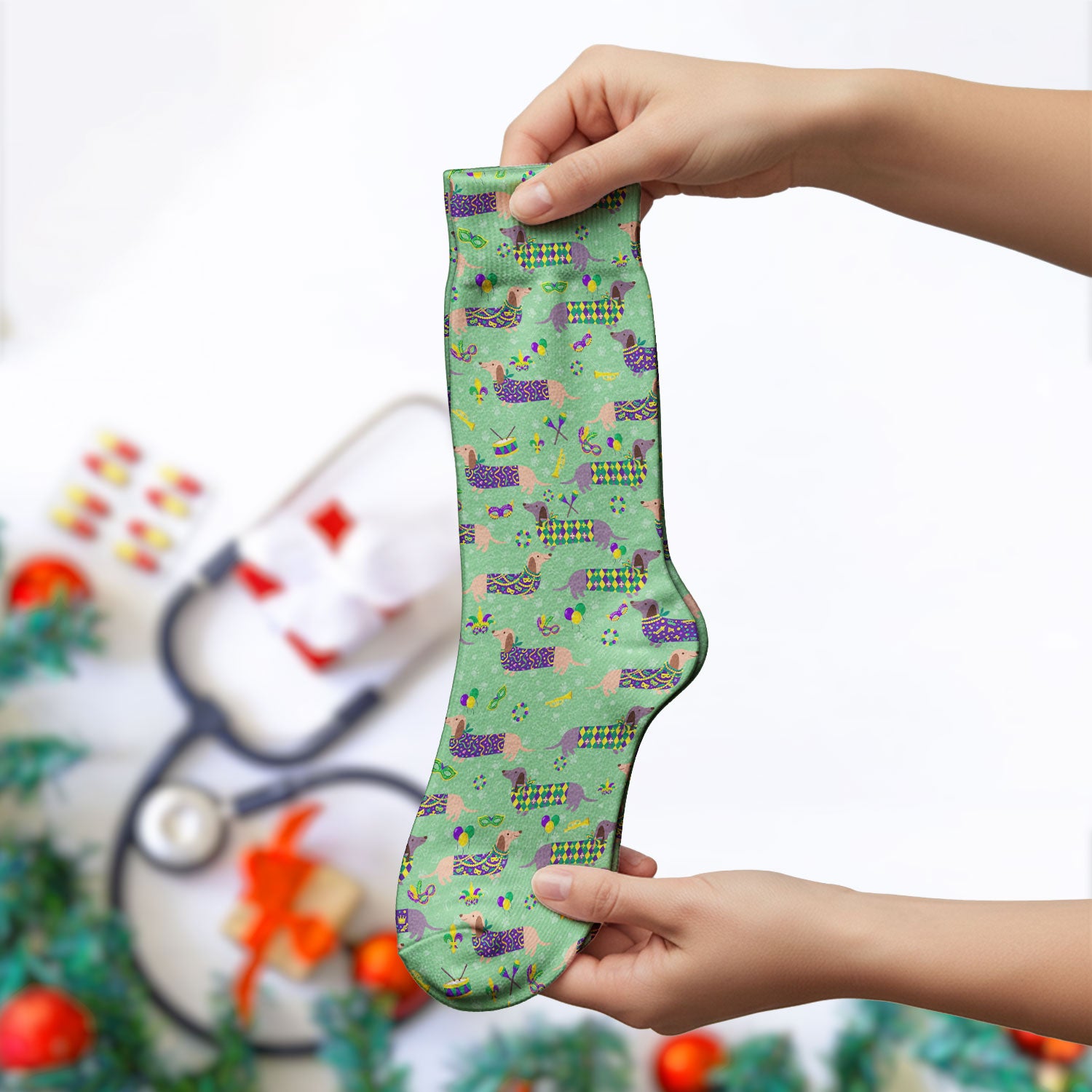 Mardi Gras Dachshund Nurse Scrub Socks, Wiener Dog Holiday Pattern Nurses Sock, Comfortable Uniform Scrubs For Nursing