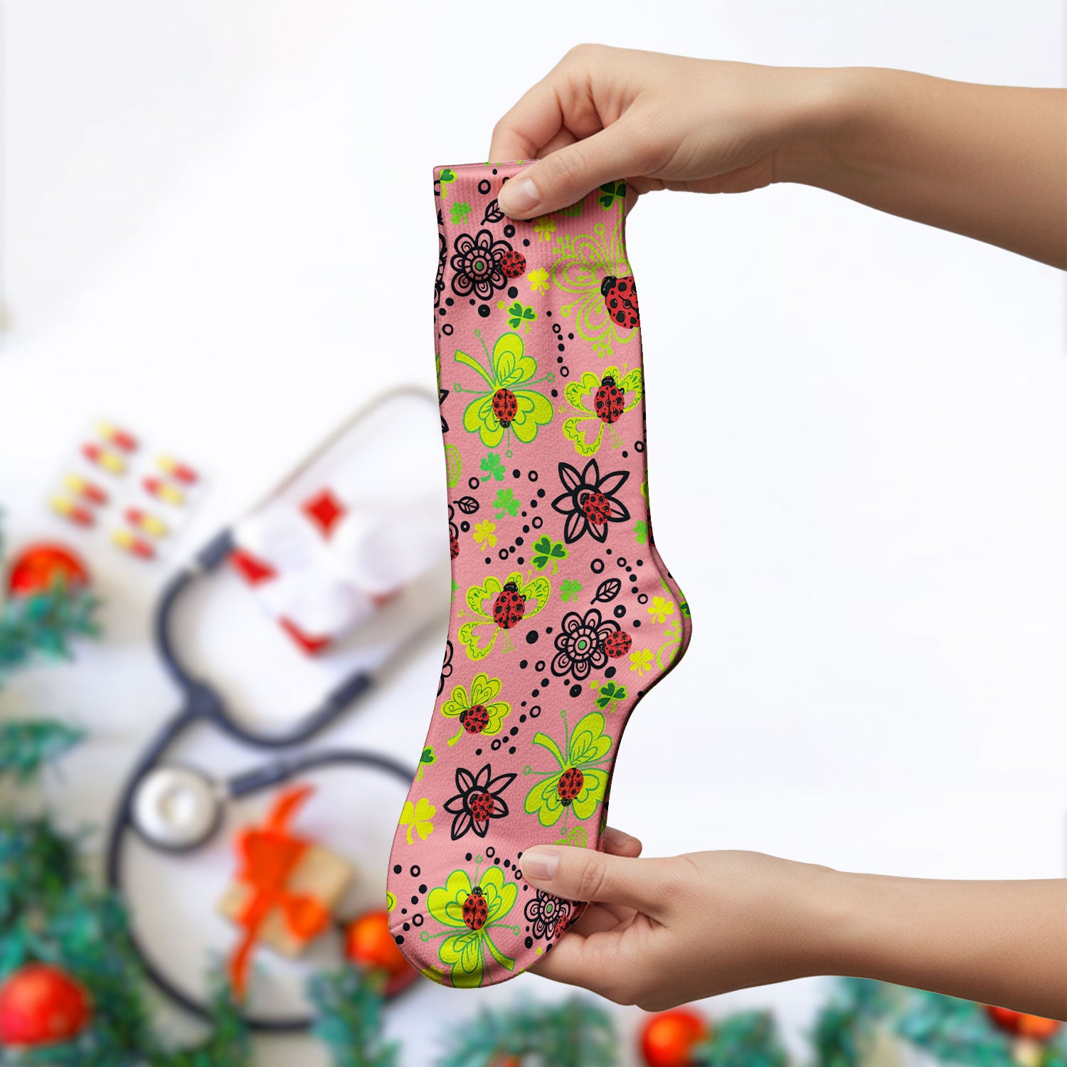 Ladybug Clover Floral Pattern Print Socks, Breathable Fabrics Medical Uniform