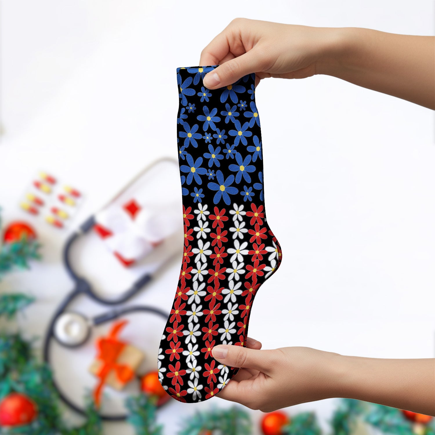 Retro Red Blue Daisy Stripe Pattern Socks, Breathable Fabrics Medical Uniform