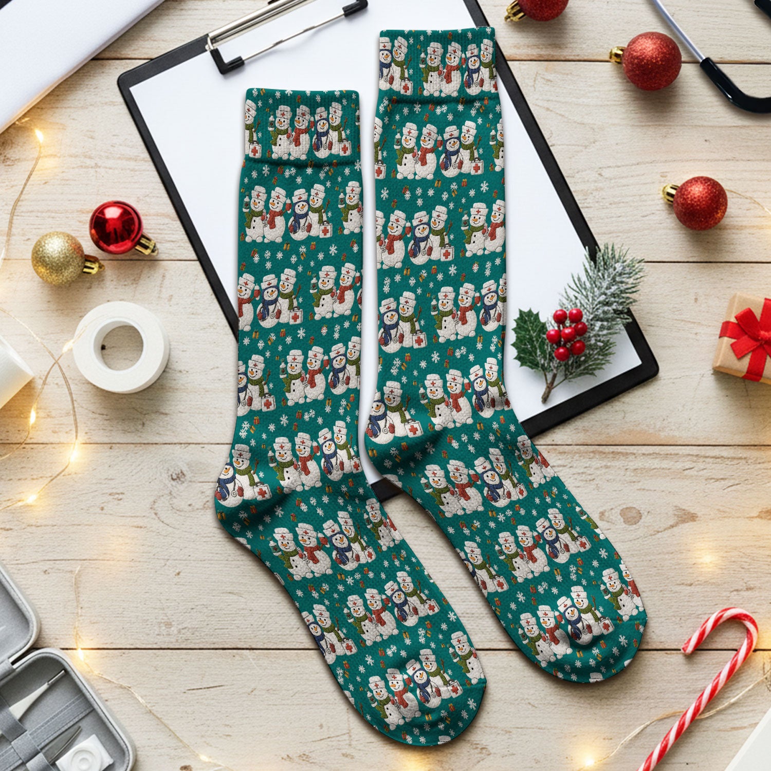 Cute Christmas Snowman Nurse Pattern Print Socks, Adult Socks for Men and Women