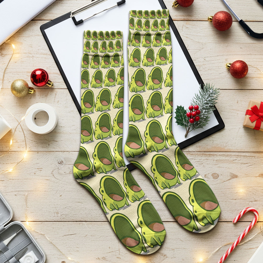 Cute Green Frog Cartoon Pattern Socks, Adult Socks for Men and Women