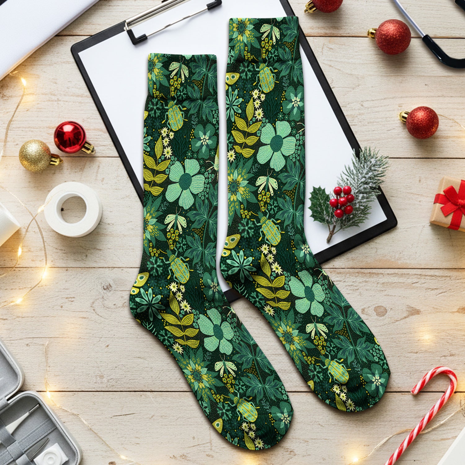 Green Botanical Butterfly Pattern Socks, Adult Socks for Men and Women