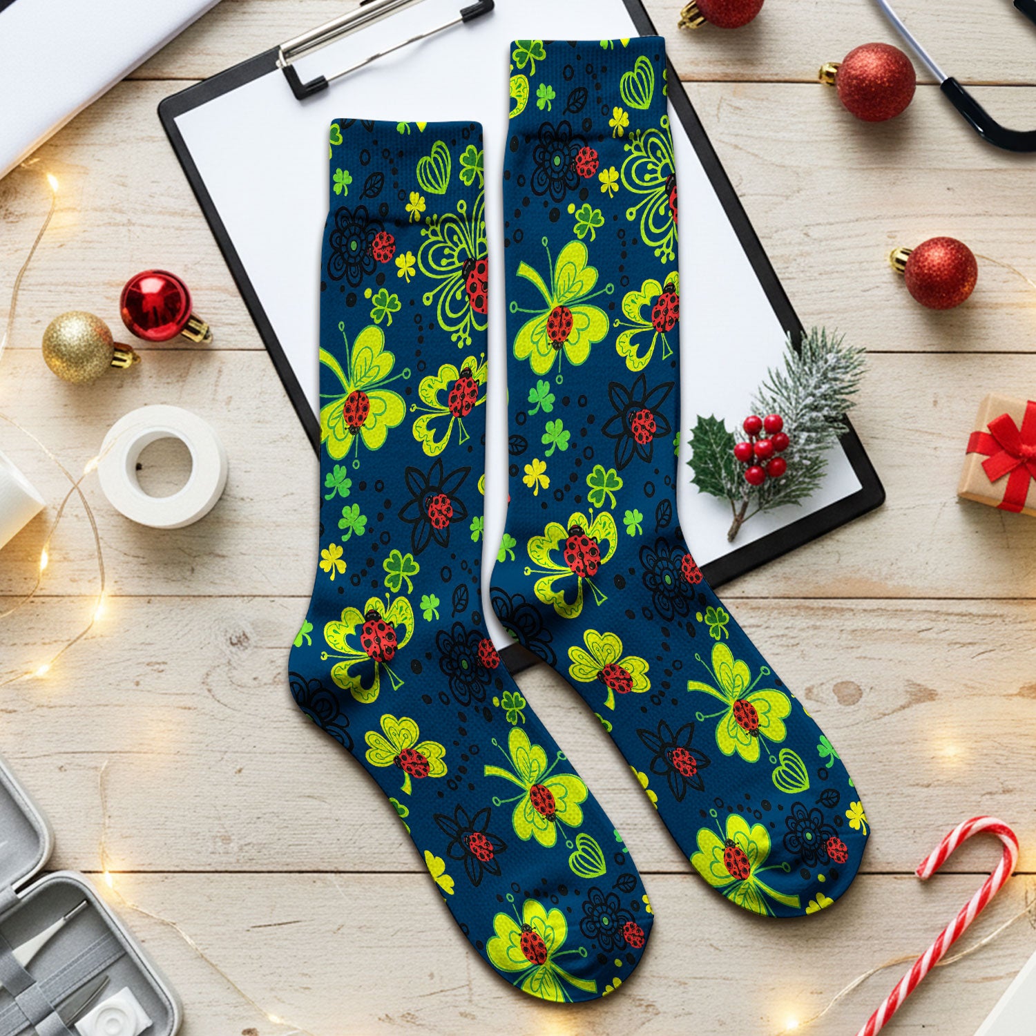 Ladybug Clover Floral Pattern Print Socks, Breathable Fabrics Medical Uniform