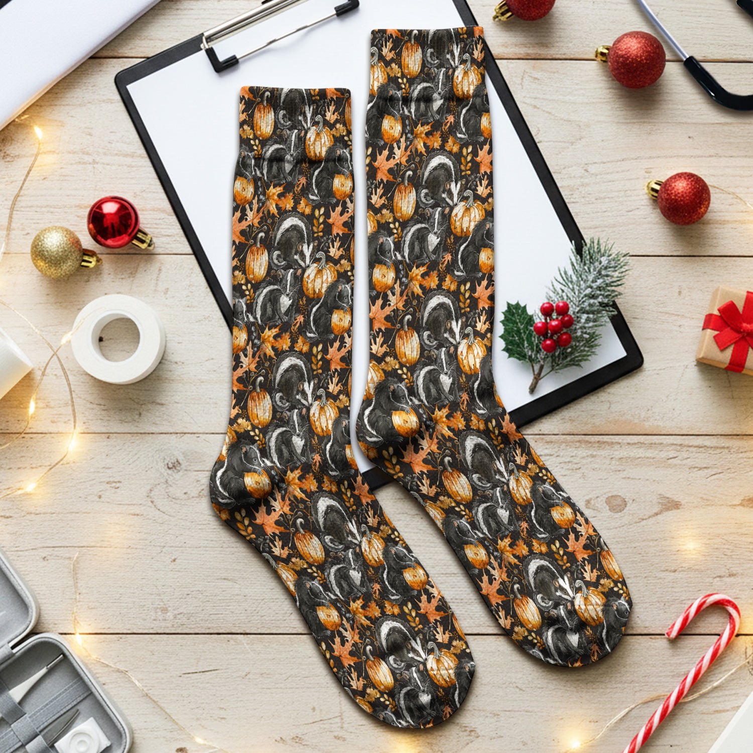 Skunk Pumpkin with Autumn Leaves Pattern Socks, Adult Socks for Men and Women
