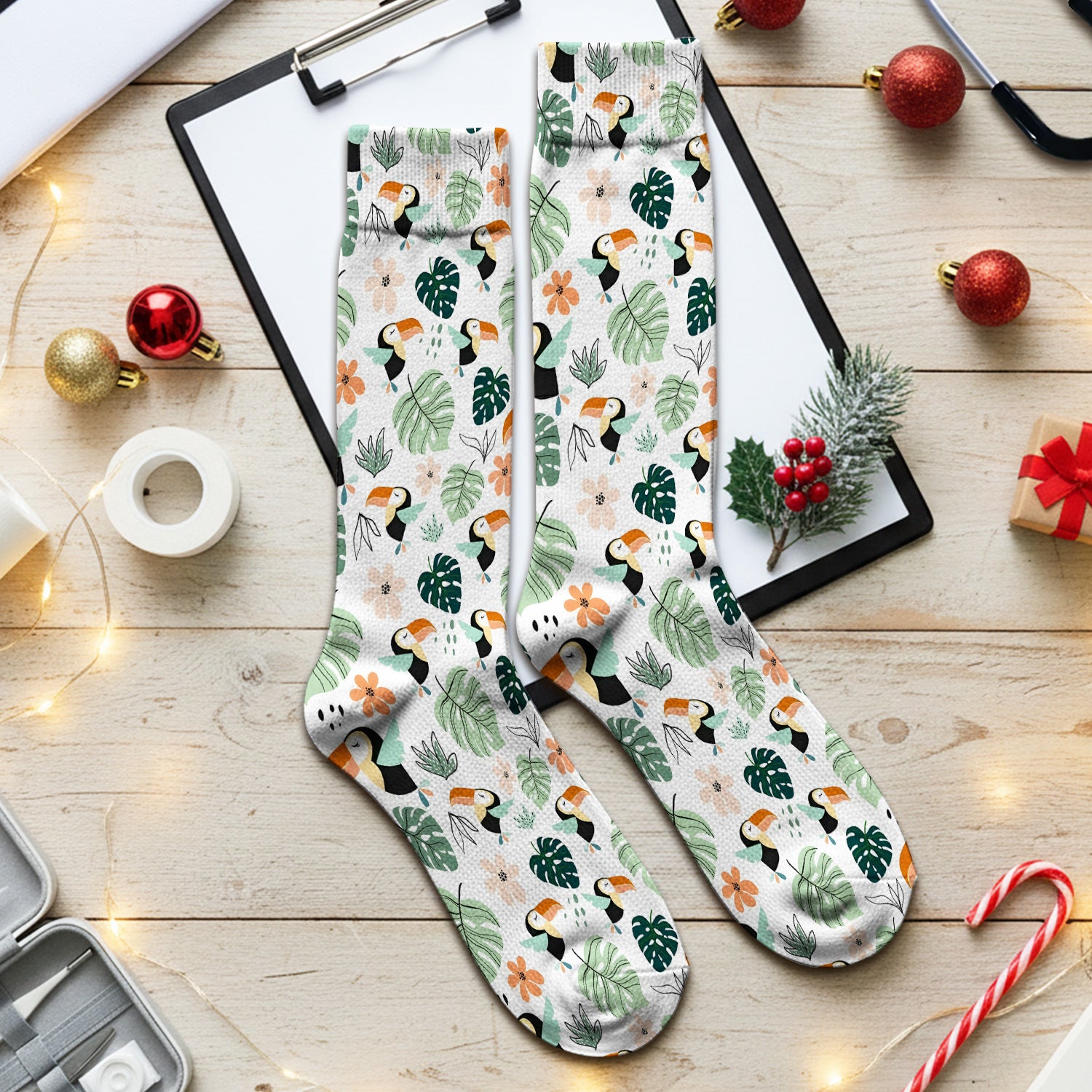 Tropical Toucan Leaf Floral Pattern Socks, Adult Socks for Men and Women
