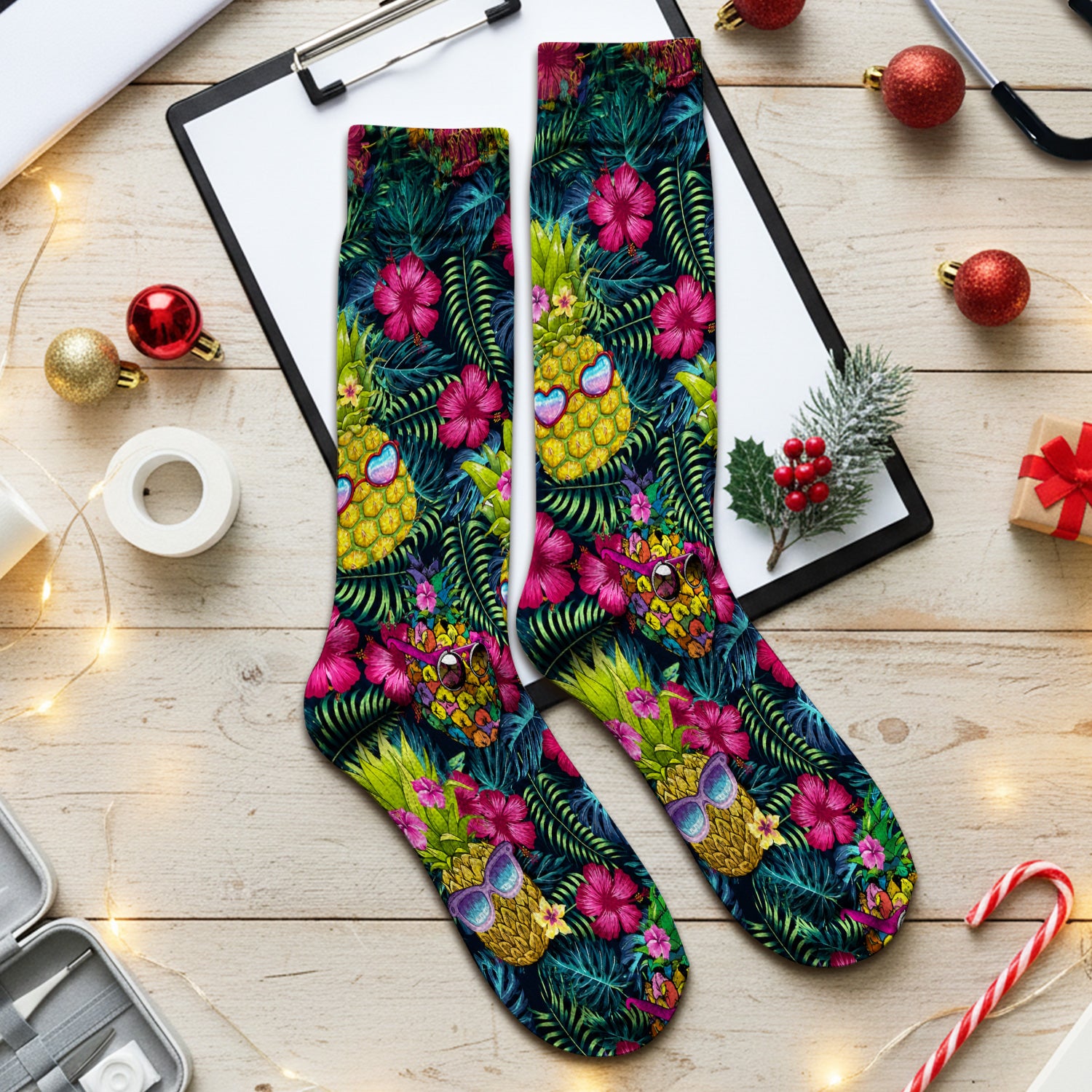 Cute Tropical Pineapple Sunglasses Pattern Socks, Adult Socks for Men and Women
