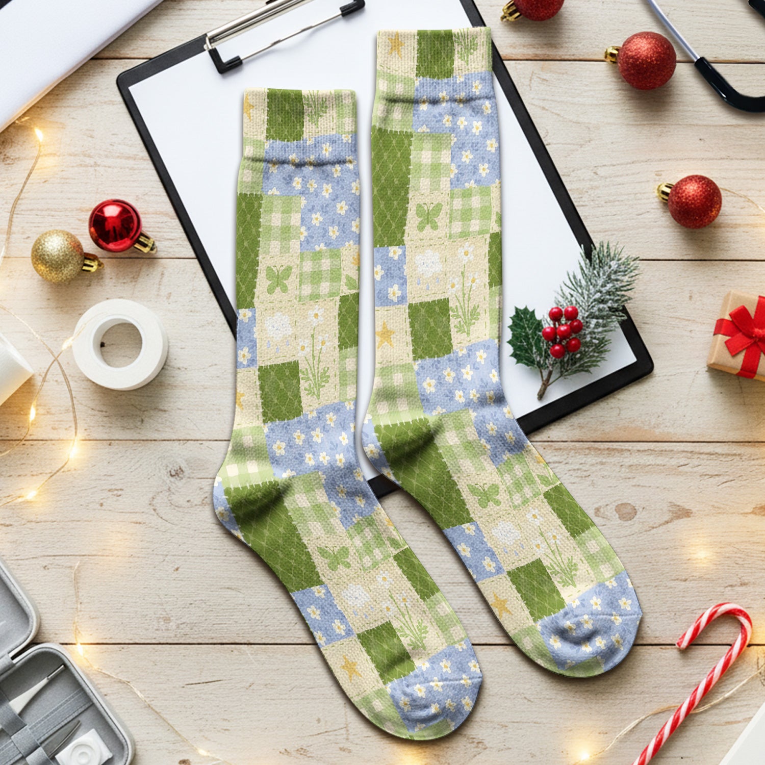 Green Patchwork Clover Floral Pattern Socks, Socks for Nurse Doctor