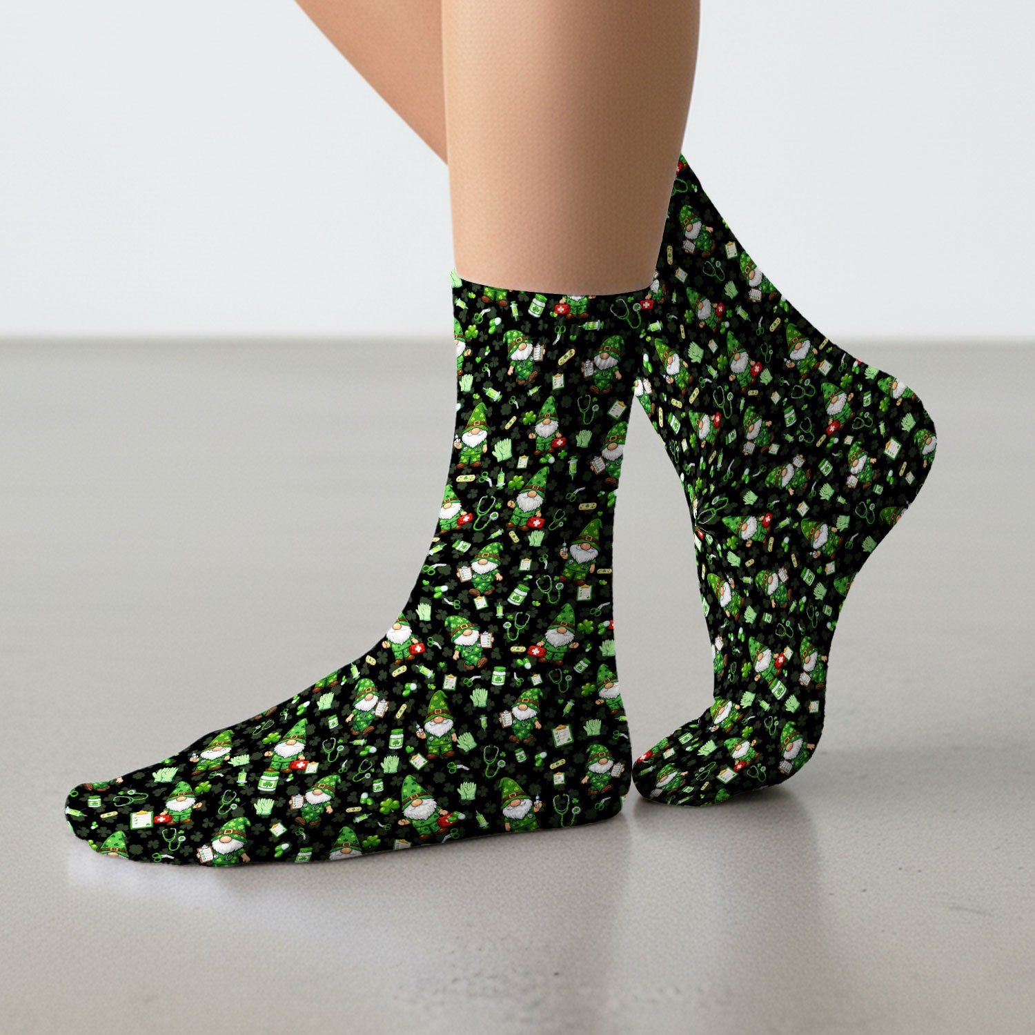 St. Patrick’s Day Nurse Gnome Scrub Socks, Green Lucky Medical Pattern Nurse Sock, Breathable Fabrics Nursing Uniform