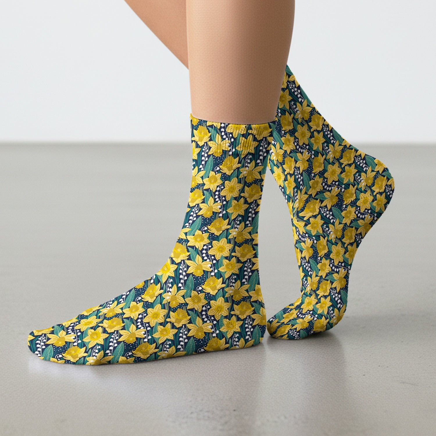 Yellow Daffodil Lily Valley Pattern Socks, Adult Socks for Men and Women