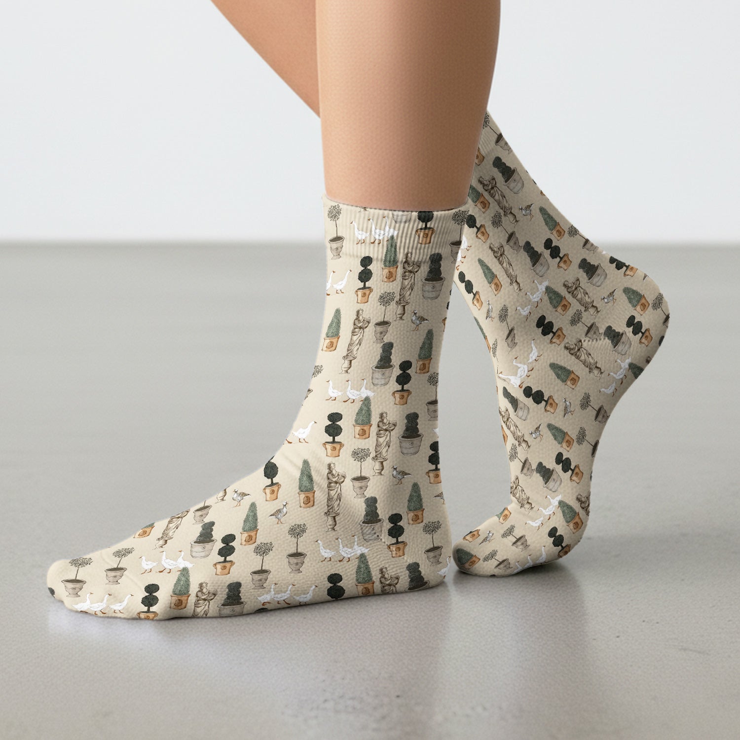 Vintage Garden Statue Topiary Goose Bird Pattern Socks, Adult Socks for Men and Women