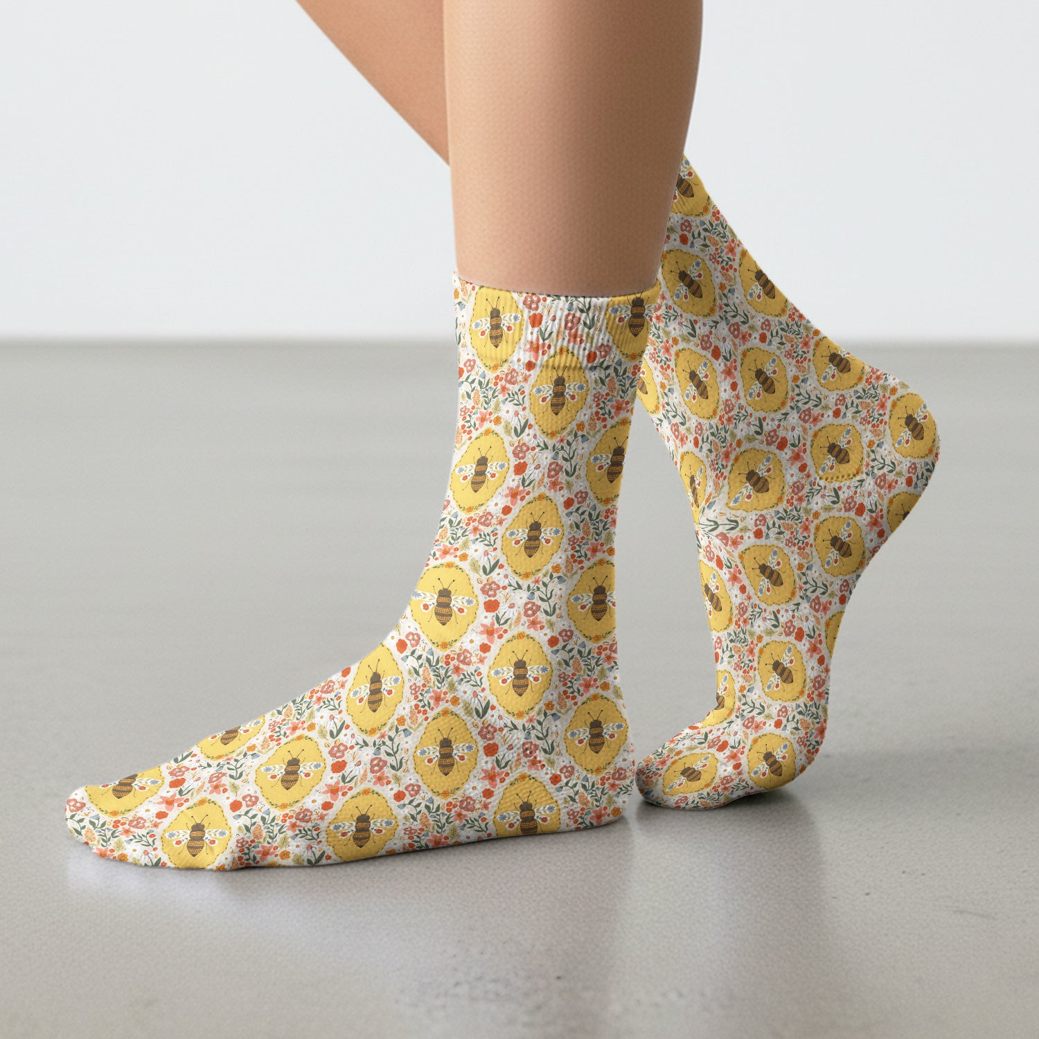 Vintage Honeybee Floral Garden Pattern Nurse Socks, Adult Socks for Men and Women
