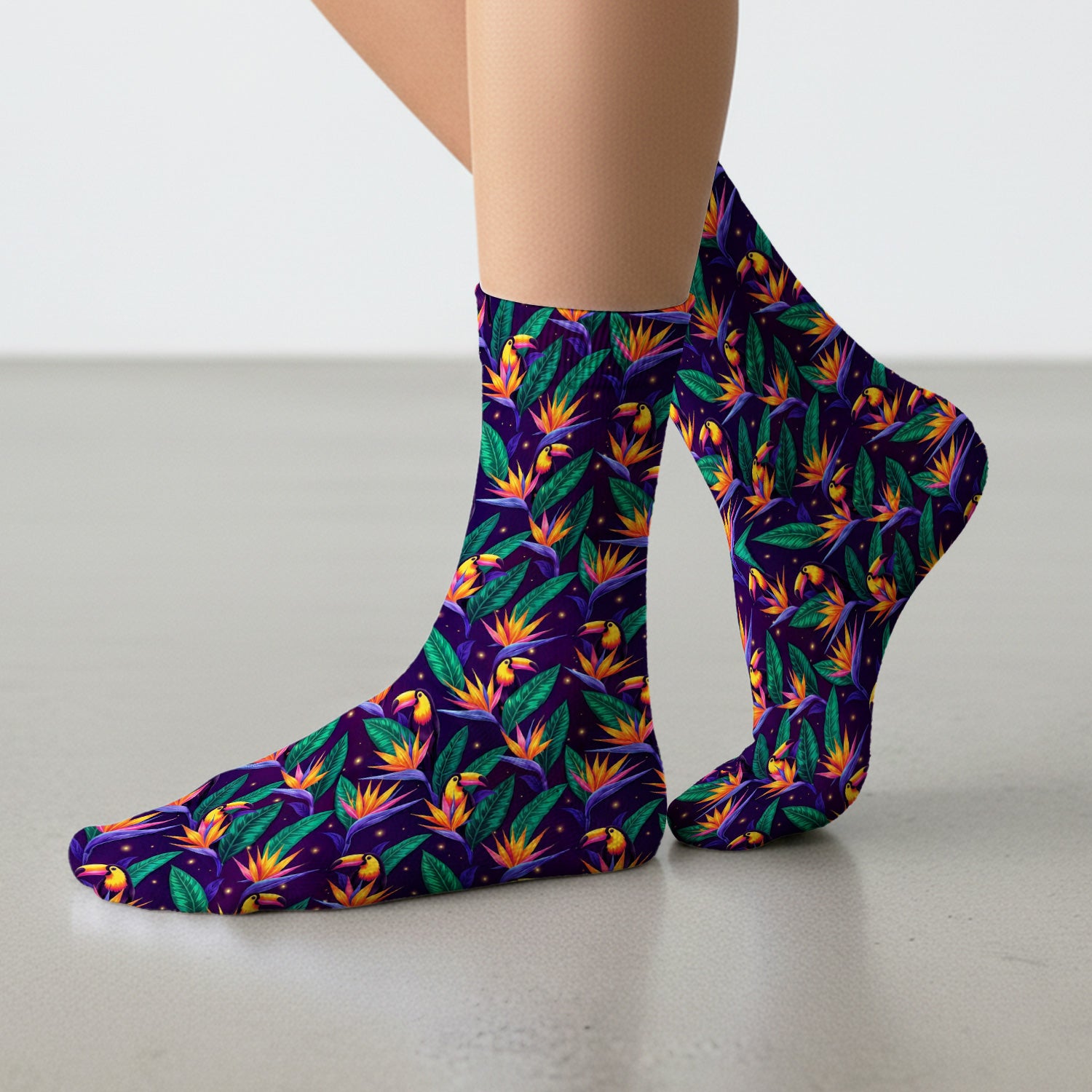 Tropical Toucan Bird Paradise Leaves Pattern Socks, Adult Socks for Men and Women