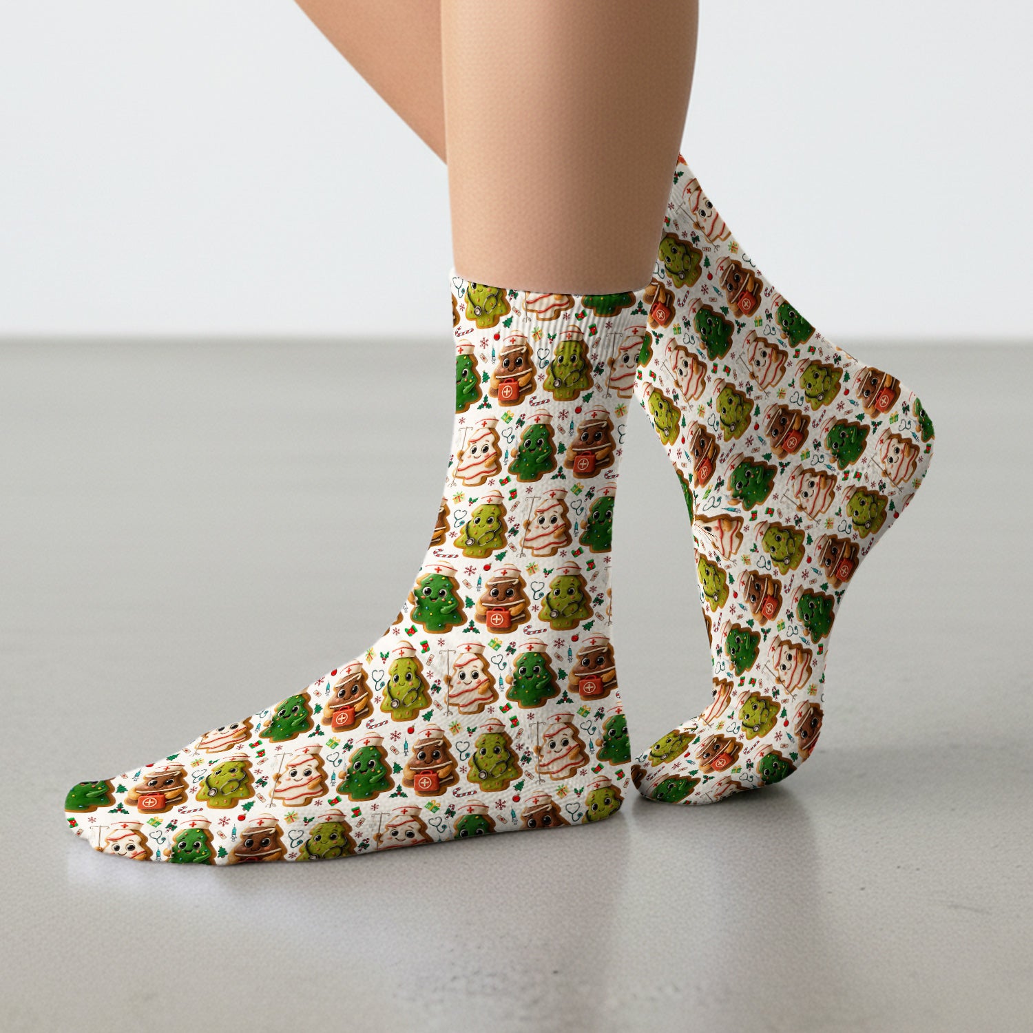 Christmas Cookie Scrub Socks – Festive Nurse & Holiday Tree Pattern – Cute Medical Uniform for Nurses, Vets and Healthcare Workers