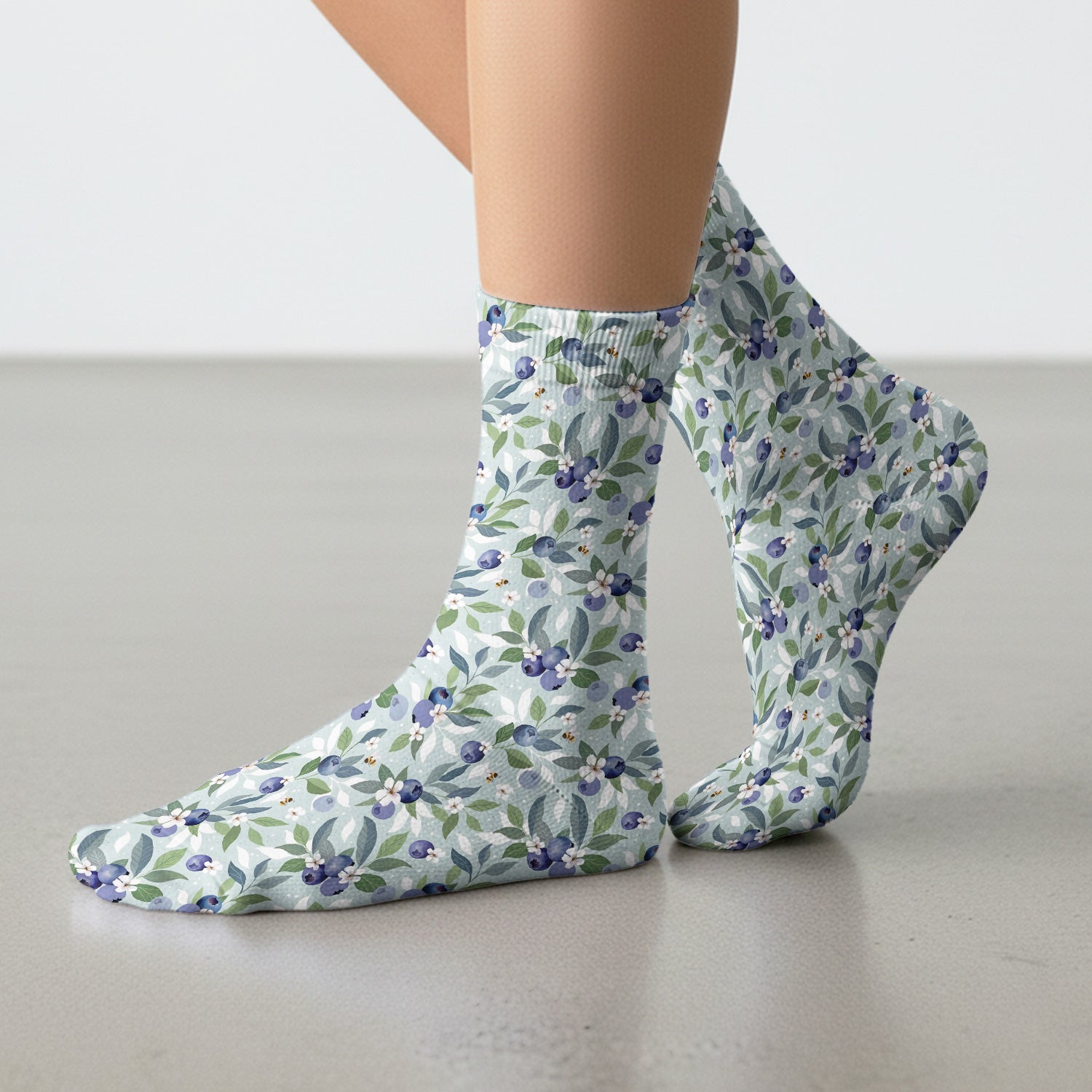 Fresh Blueberry Blossom Garden Pattern Nurse Socks, Adult Socks for Men and Women