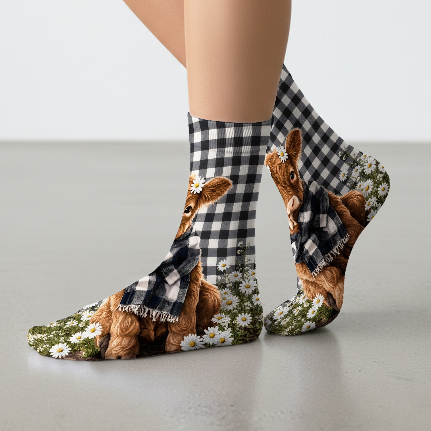 Highland Cow Daisy Pattern Socks, Adult Socks for Men and Women