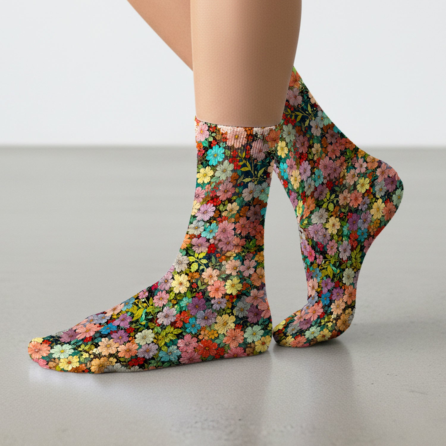Colorful Wildflower Garden Bloom Pattern Socks, Adult Socks for Men and Women