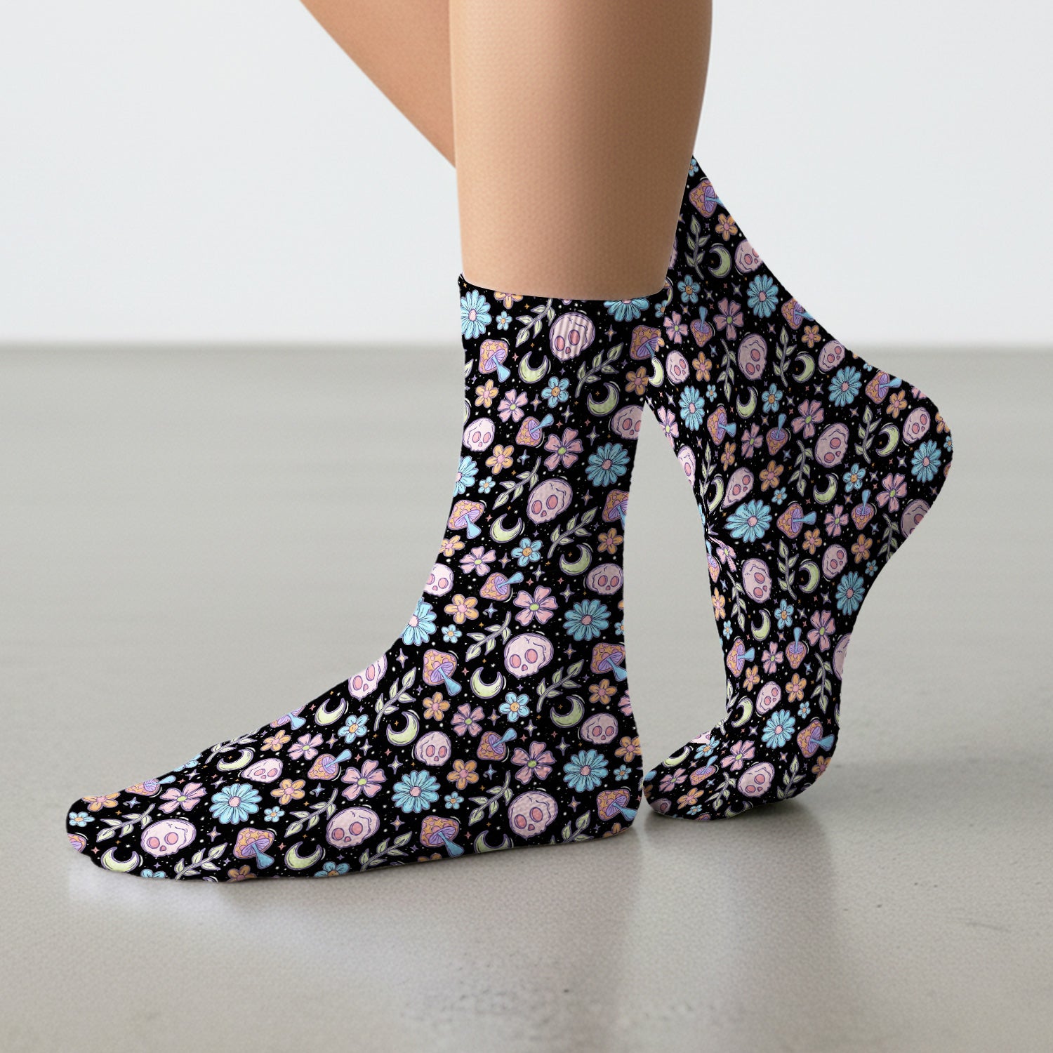 Neon Skull Mushroom Floral Pattern Socks, Breathable Fabrics Medical Uniform