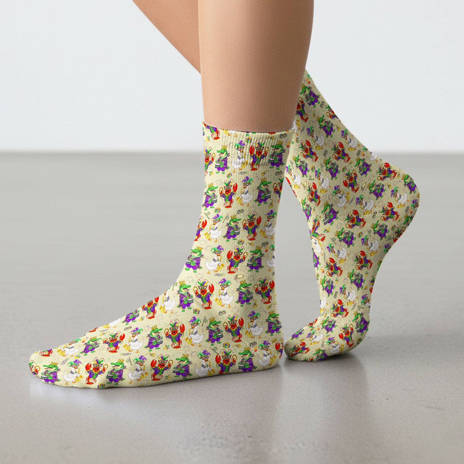 Crawfish And Duck Carnival Scrub Socks, Mardi Gras Parade Pattern Nurse Sock, Breathable Fabrics Nursing Uniform