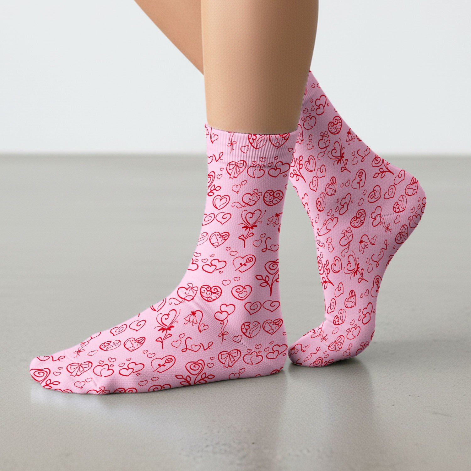 Cute Valentine Heart Scrub Socks, Artistic Heart Pink Love Line Art Pattern Nurse Sock, Comfortable Scrubs For Nursing