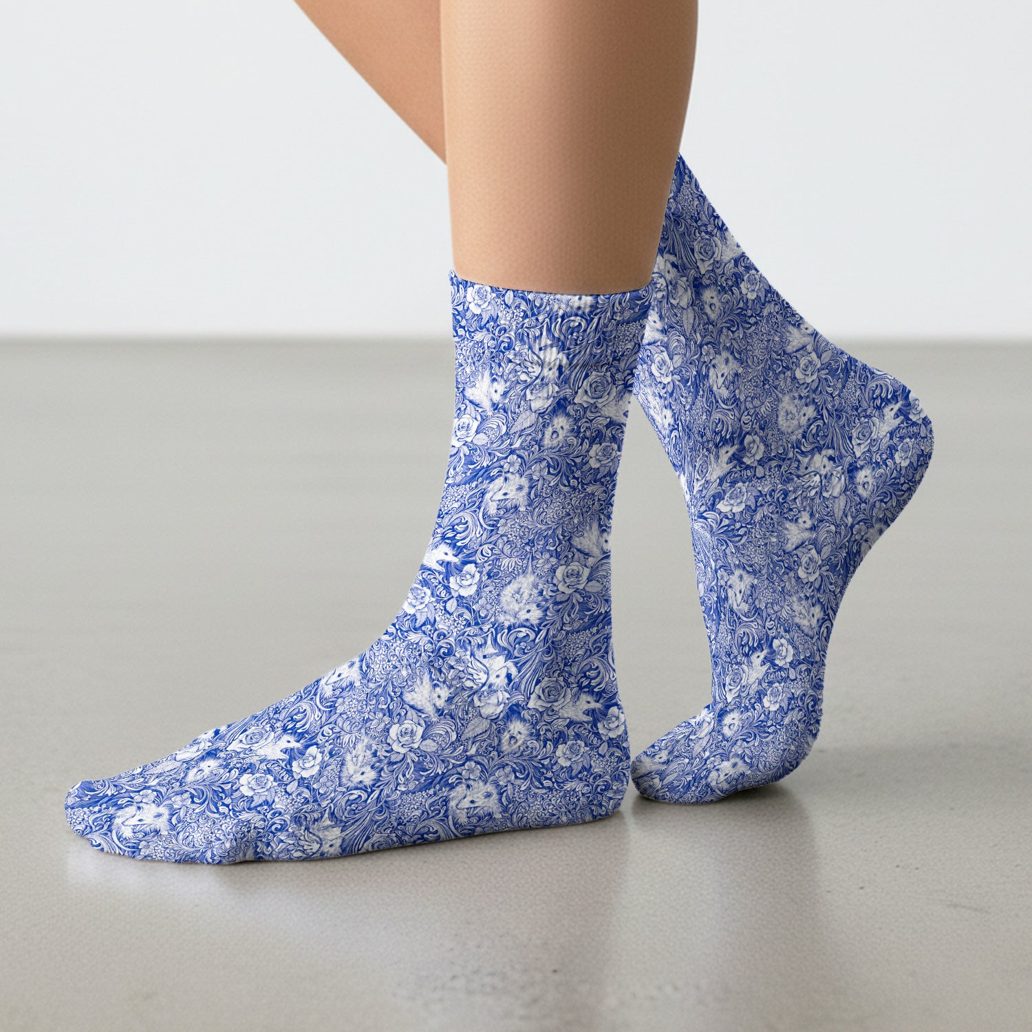 Blue Toile Opossum Floral Pattern Socks, Adult Socks for Men and Women
