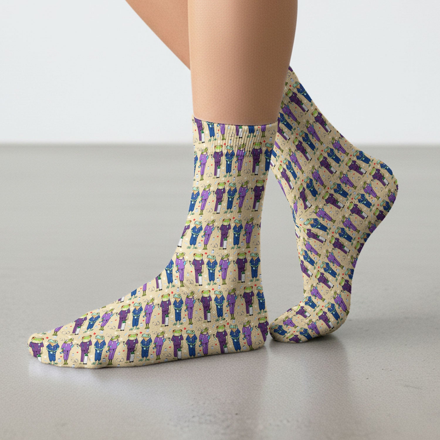 Funny Frog Nurse Pattern Socks, Adult Socks for Men and Women