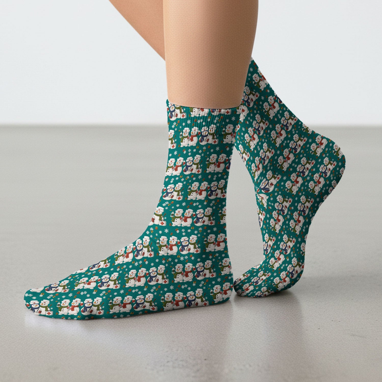 Cute Christmas Snowman Nurse Pattern Print Socks, Adult Socks for Men and Women