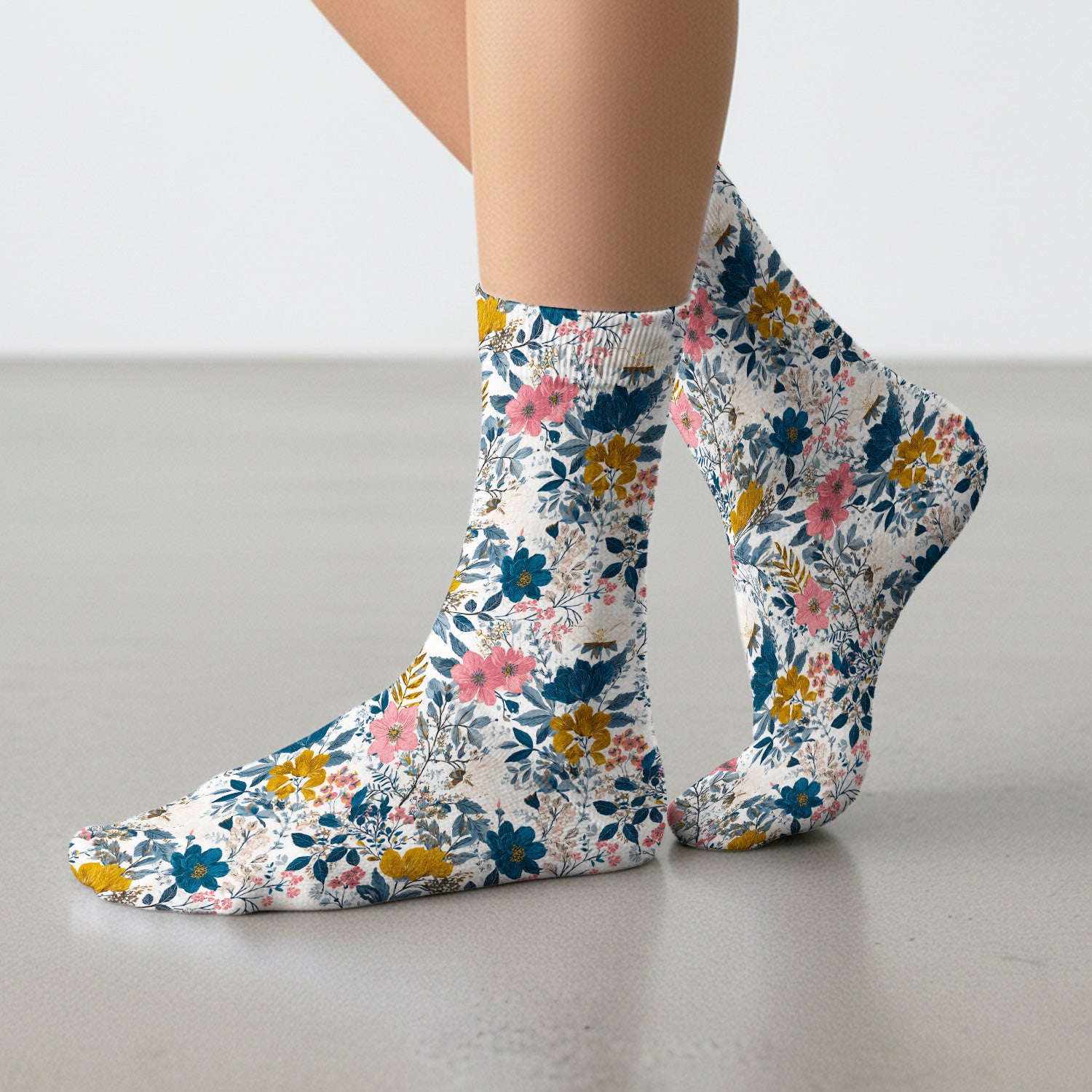 Elegant Floral Garden Bloom Pattern Socks, Adult Socks for Men and Women