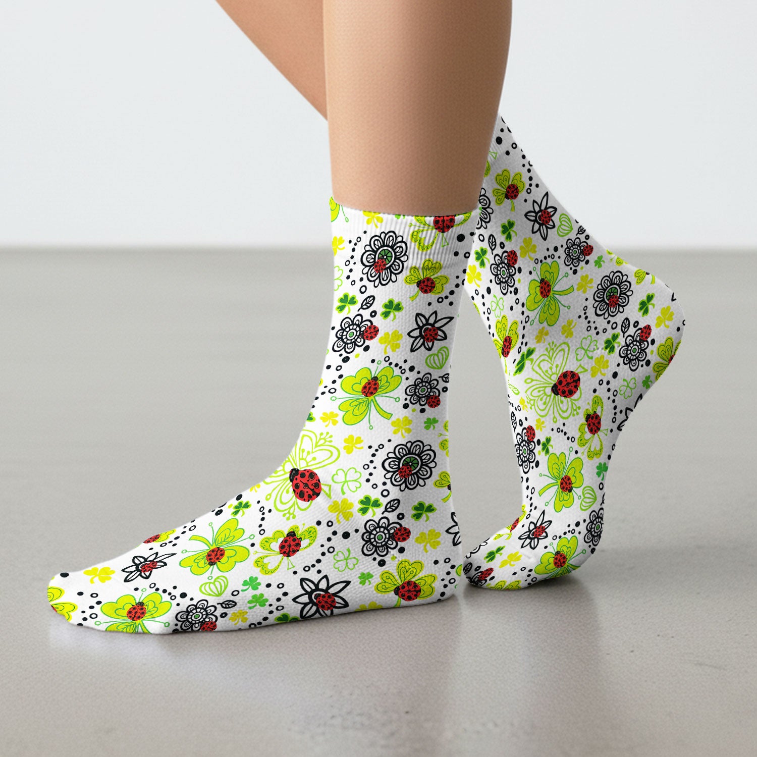 Ladybug Clover Floral Pattern Print Socks, Breathable Fabrics Medical Uniform