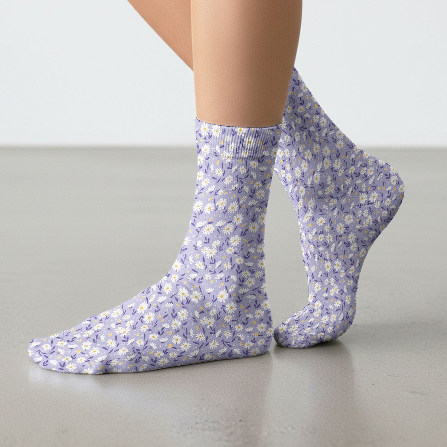 Cute Purple Daisy Botanical Print Socks, Socks for Nurse Doctor