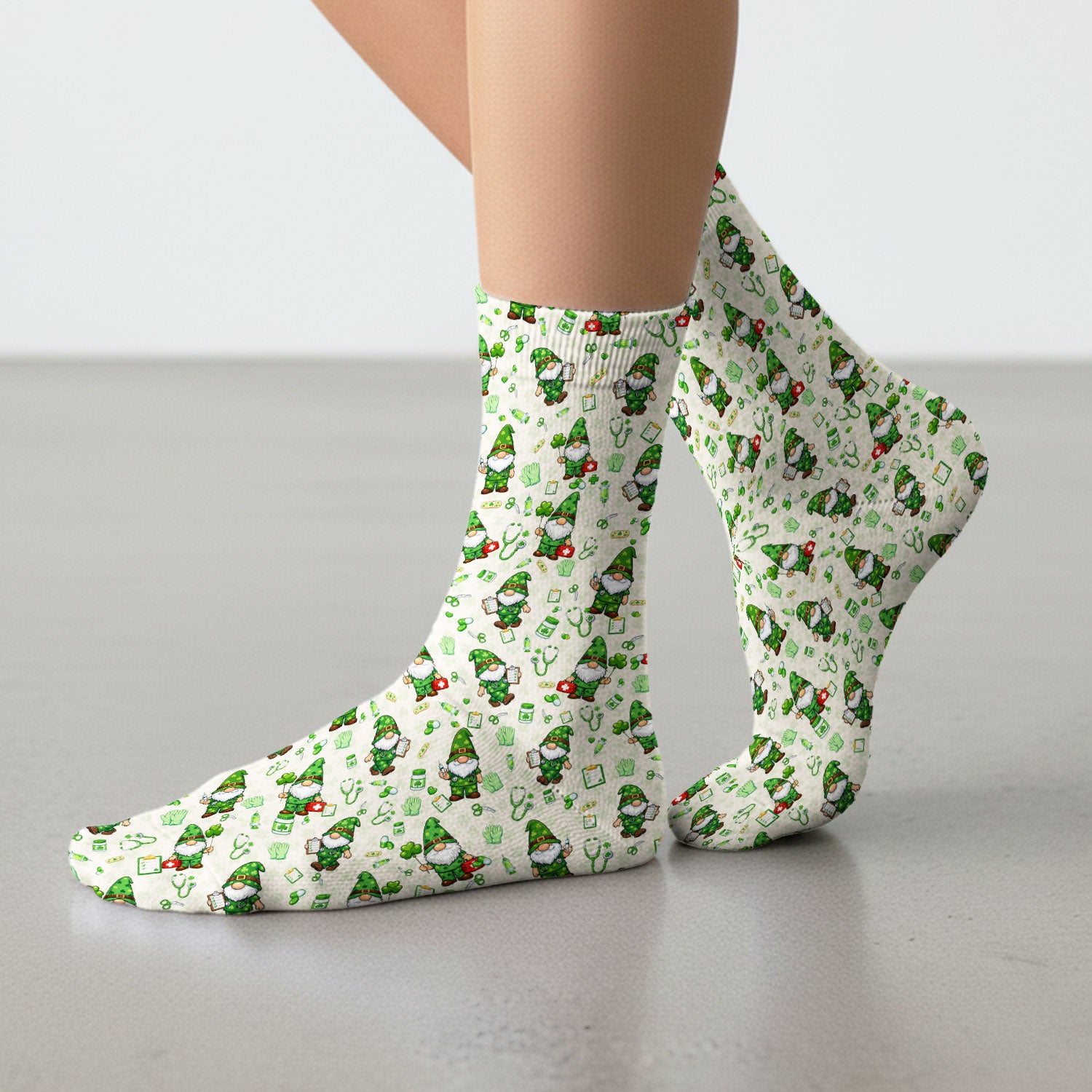St. Patrick’s Day Nurse Gnome Scrub Socks, Green Lucky Medical Pattern Nurse Sock, Breathable Fabrics Nursing Uniform