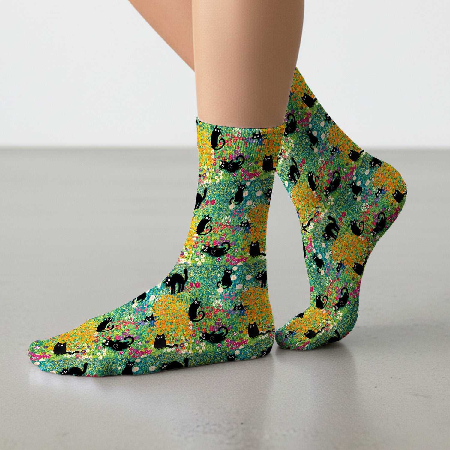 Black Cat Flower Garden Pattern Socks, Adult Socks for Men and Women