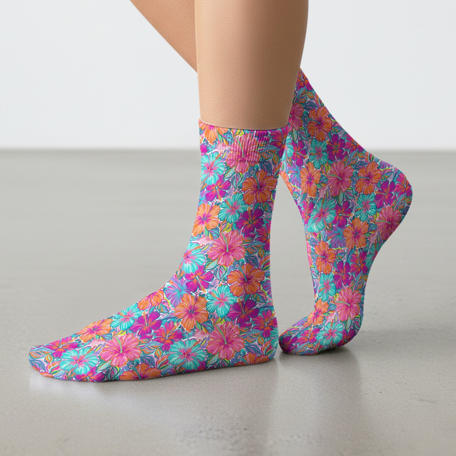 Vibrant Hibiscus Tropical Floral Pattern Socks, Adult Socks for Men and Women