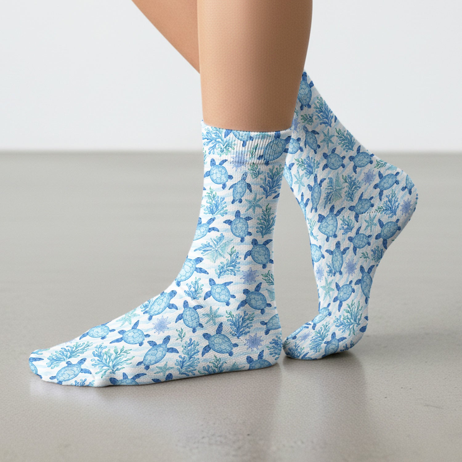 Cute Coastal Sea Turtle Coral Pattern Socks, Adult Socks for Men and Women