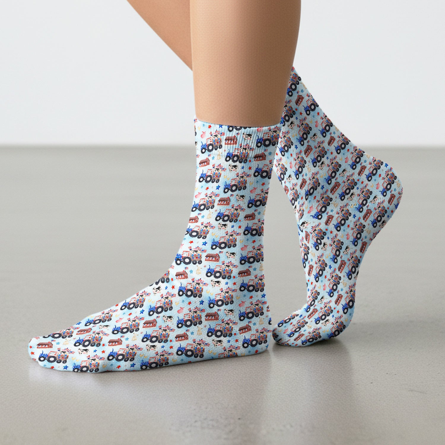 Patriotic Cow Tractor Farm Stars Pattern Nurse Socks, Socks for Nurse Doctor