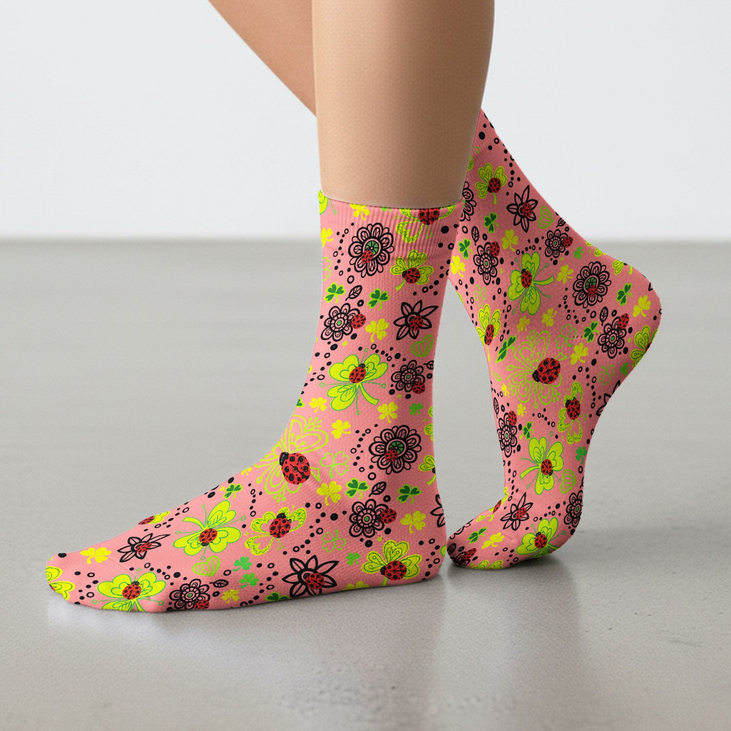 Ladybug Clover Floral Pattern Print Socks, Breathable Fabrics Medical Uniform