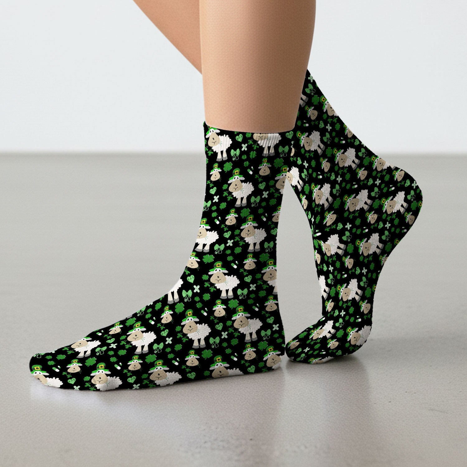 Nurse St. Patrick Scrubs Socks, Cute Sheep Shamrock Pattern Nurse Sock, Breathable Fabrics Nursing Uniform