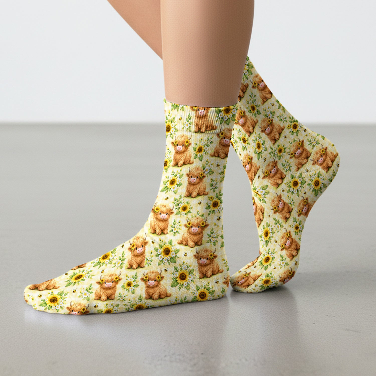 Sunflower Highland Cow And Bee Pattern Socks, Adult Socks for Men and Women