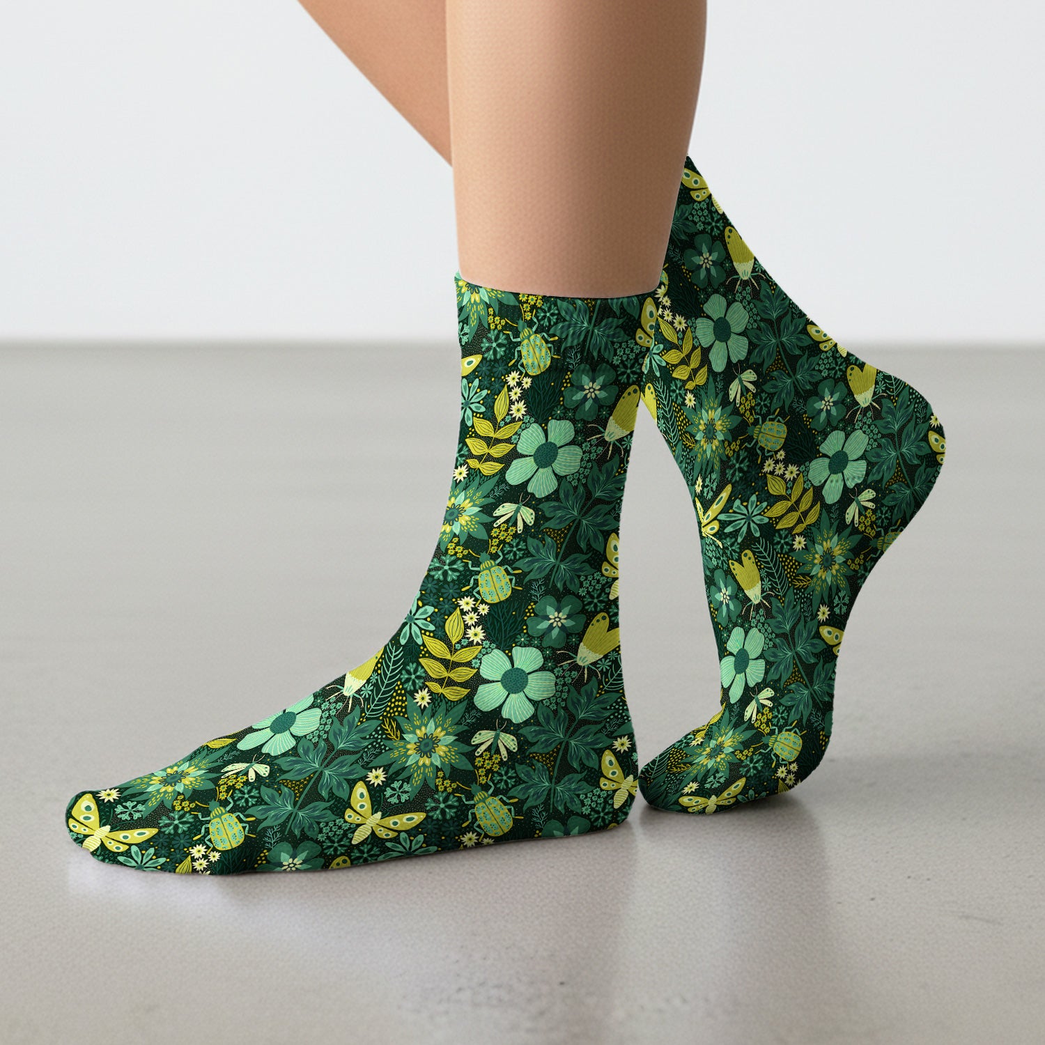 Green Botanical Butterfly Pattern Socks, Adult Socks for Men and Women