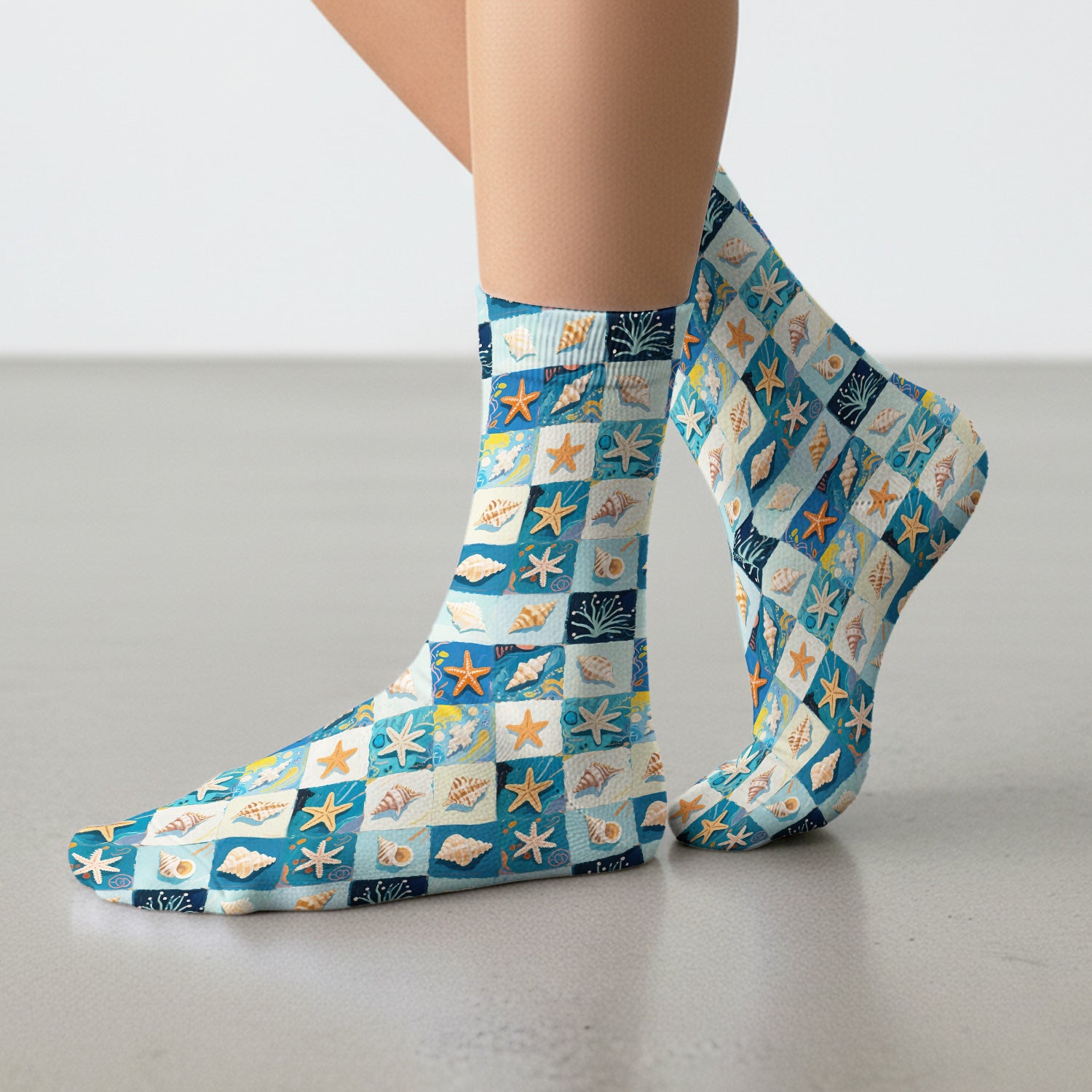 Cute Seashell Starfish Ocean Tile Pattern Socks, Adult Socks for Men and Women