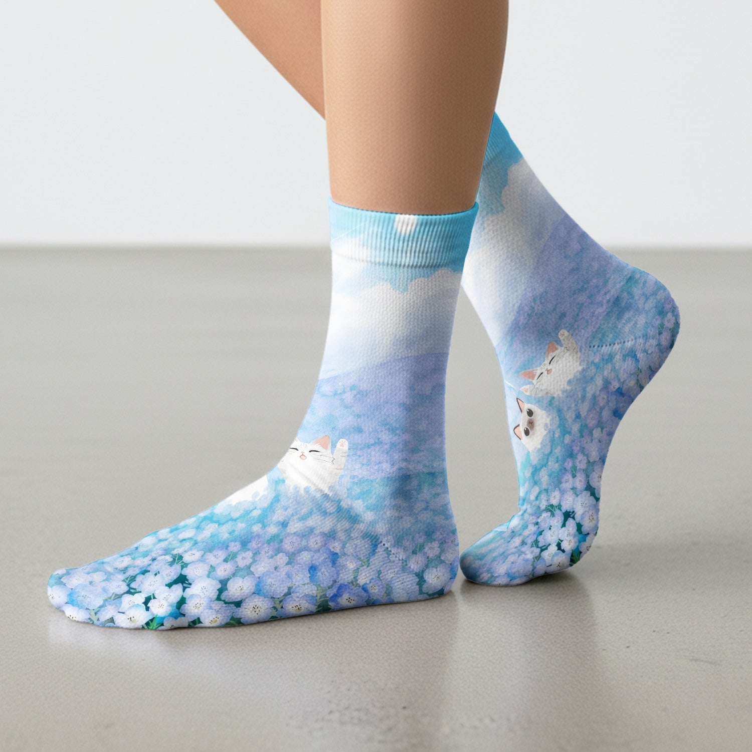Dreamy Cat Cloud Hydrangea Sky Pattern Socks, Adult Socks for Men and Women